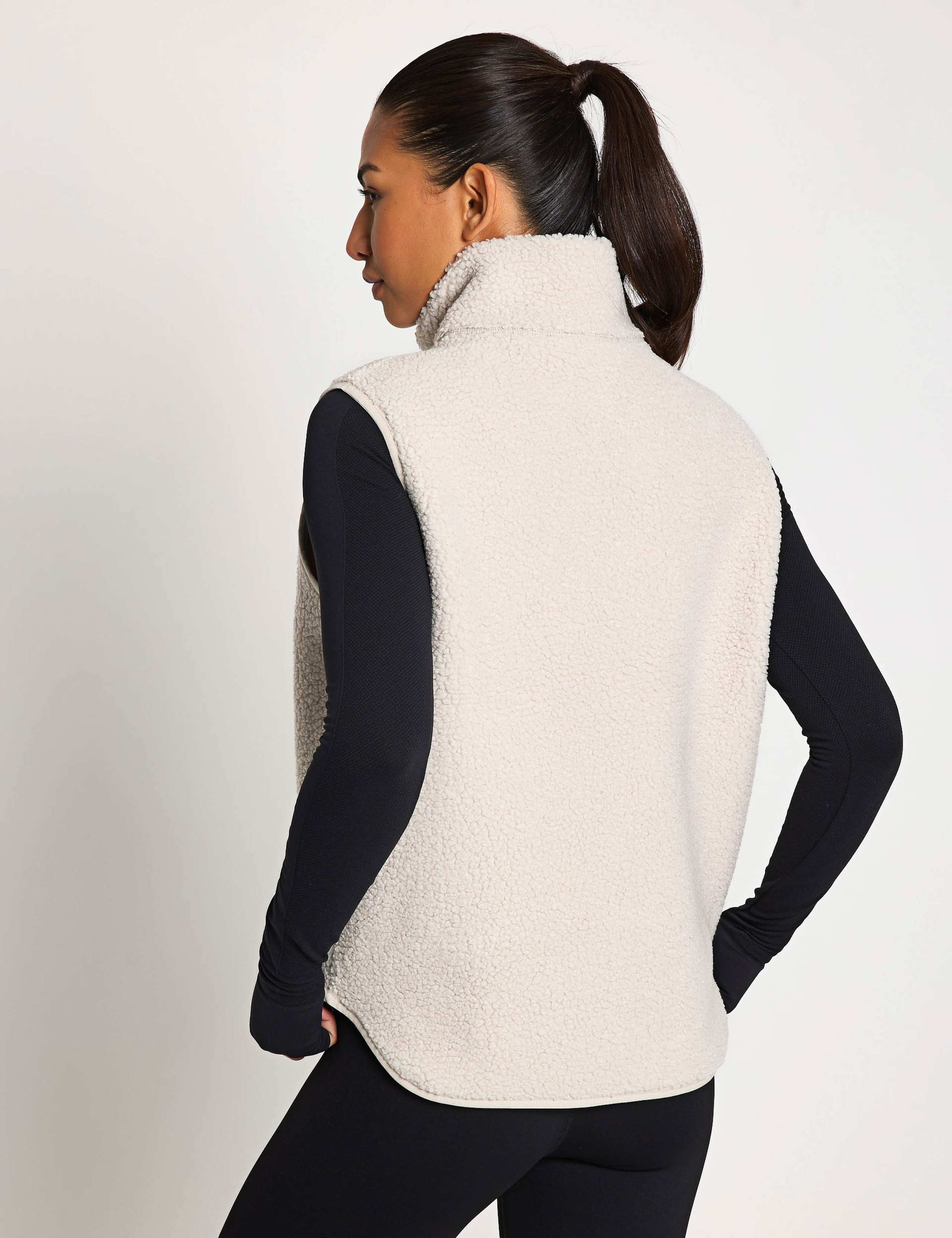 High Curl Relaxed Gilet 4 of 7