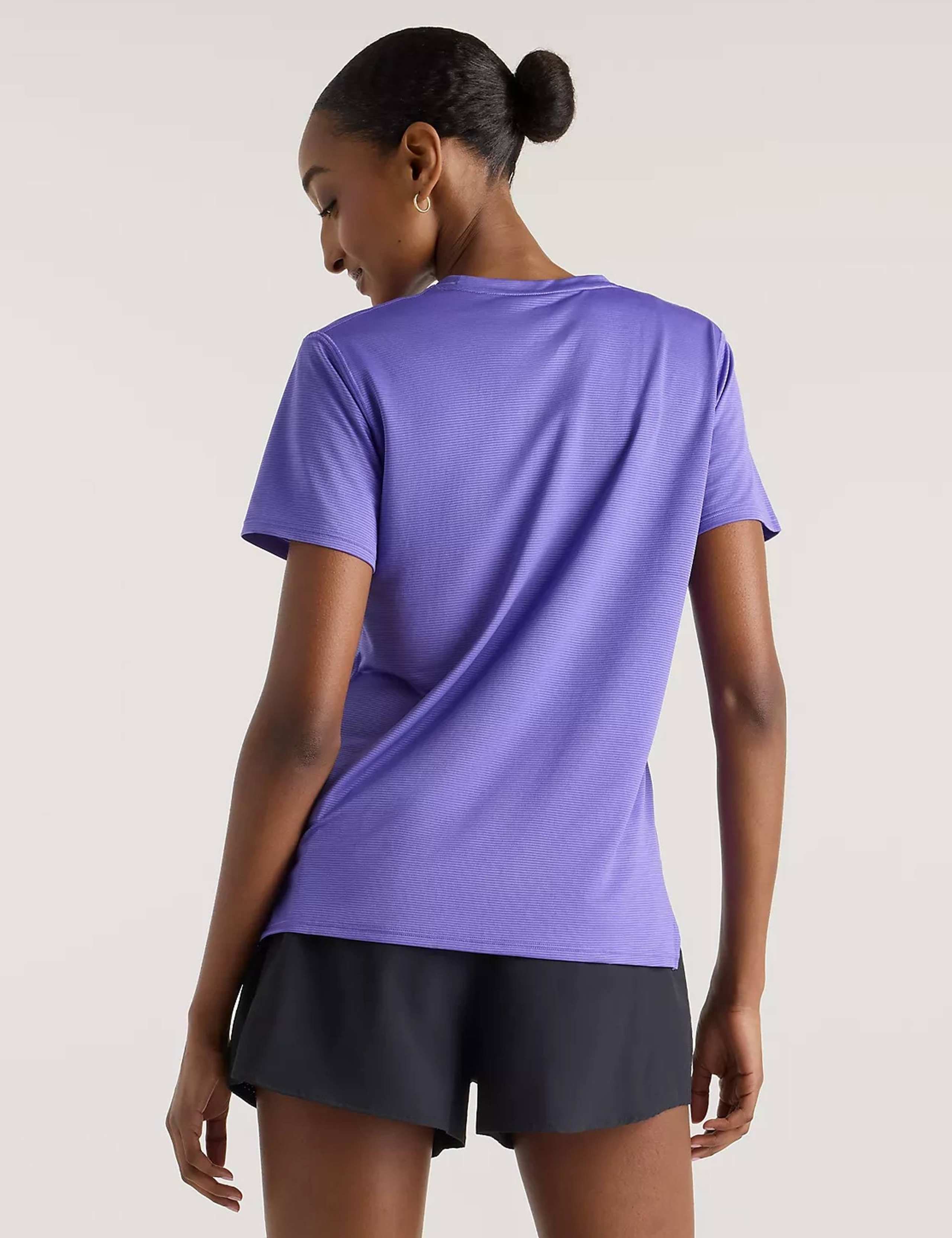 Round Neck T-Shirt 2 of 4