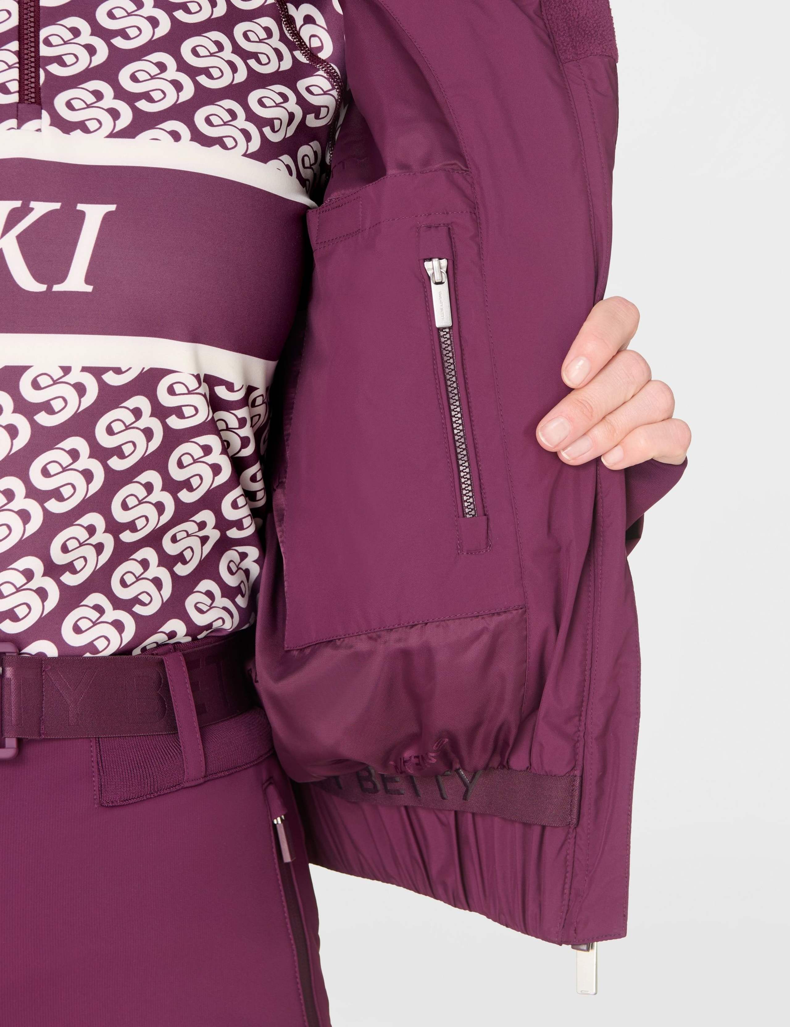 Cropped Waterproof Puffer Ski Jacket 6 of 10