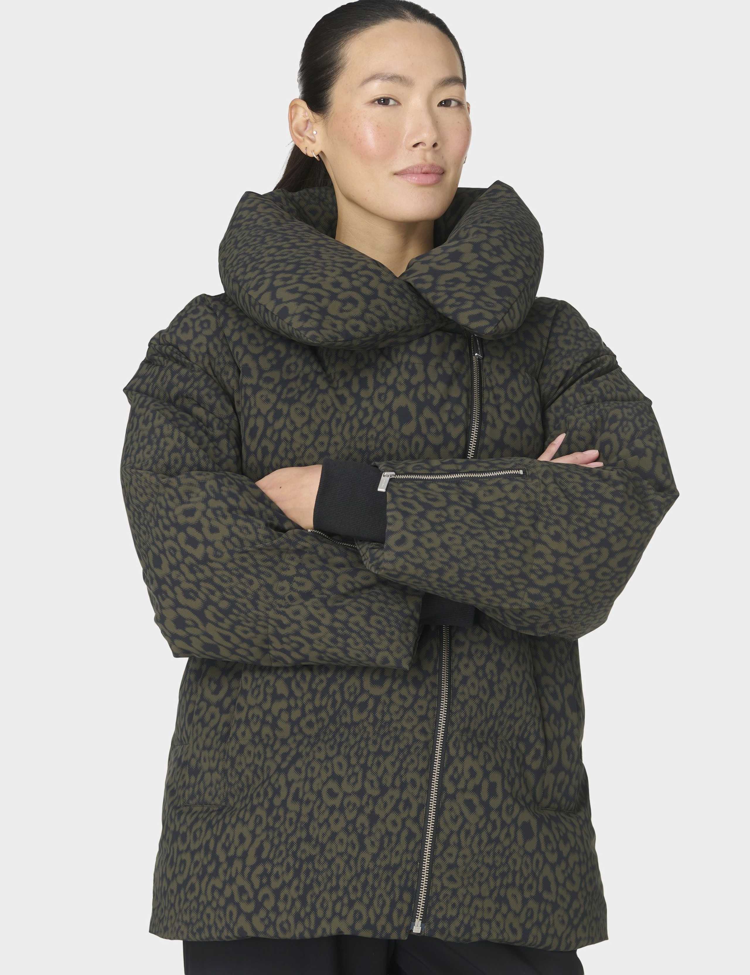 Nimbus CloudWeight Cropped Puffer Jacket 3 of 9