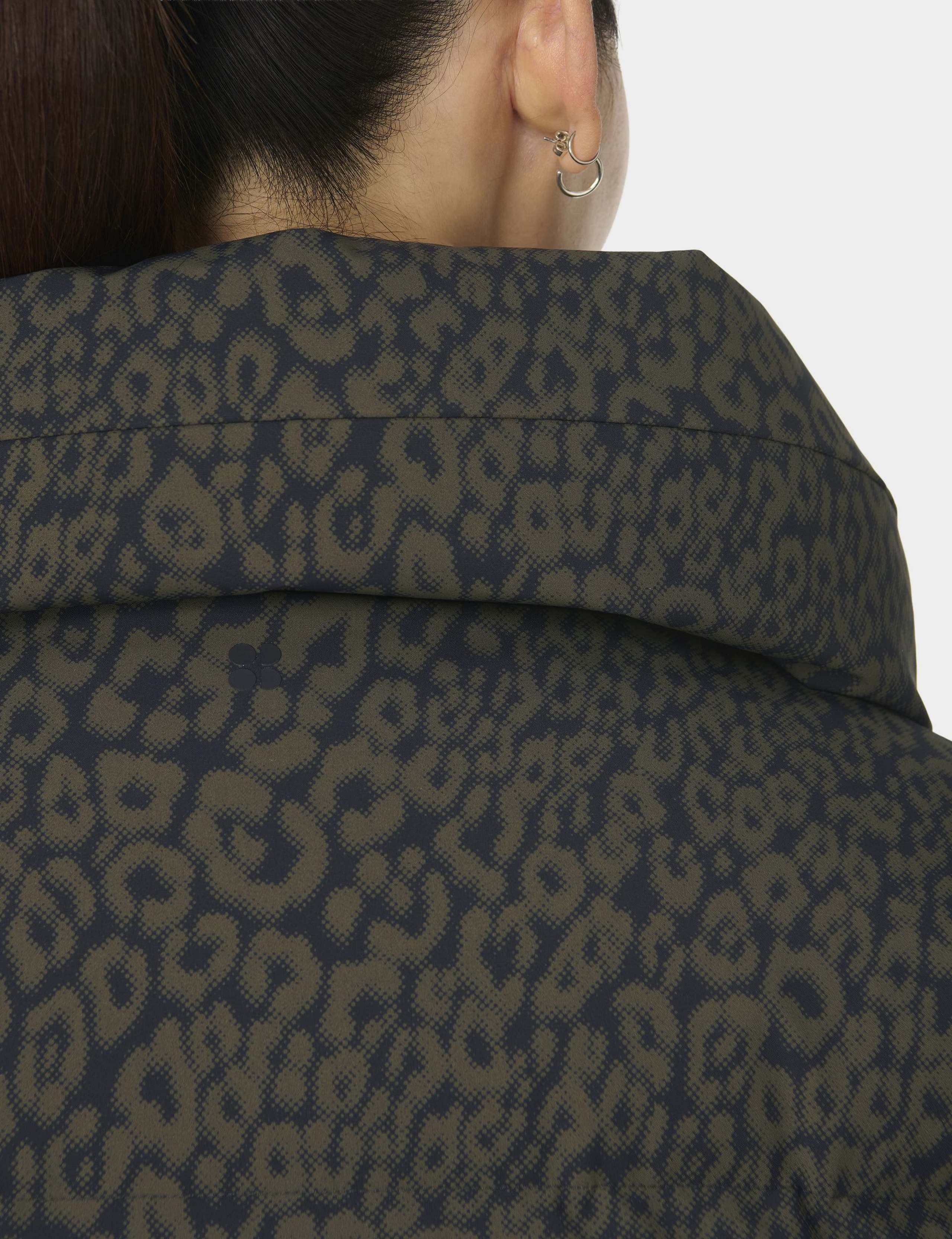 Nimbus CloudWeight Cropped Puffer Jacket 5 of 9