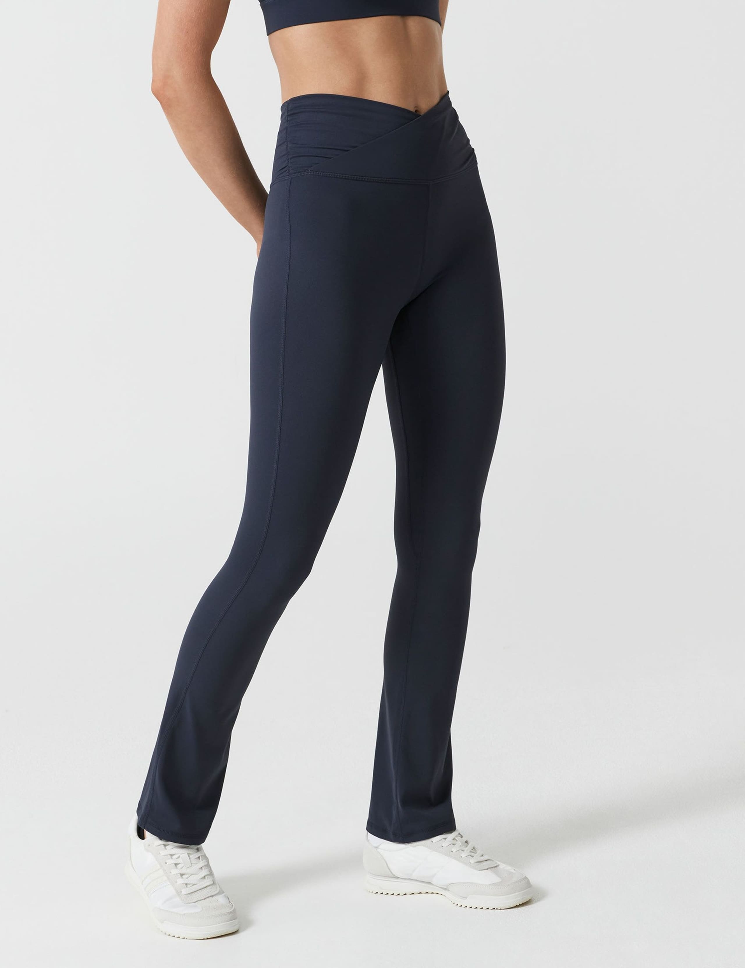 Harlow Cloud Core Bootcut Leggings 5 of 13