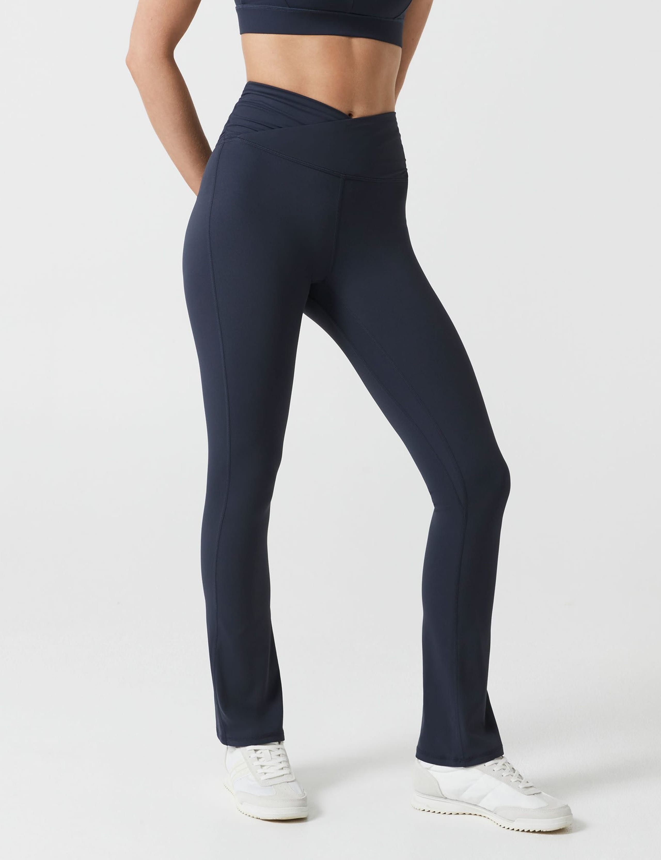 Harlow Cloud Core Bootcut Leggings 8 of 13