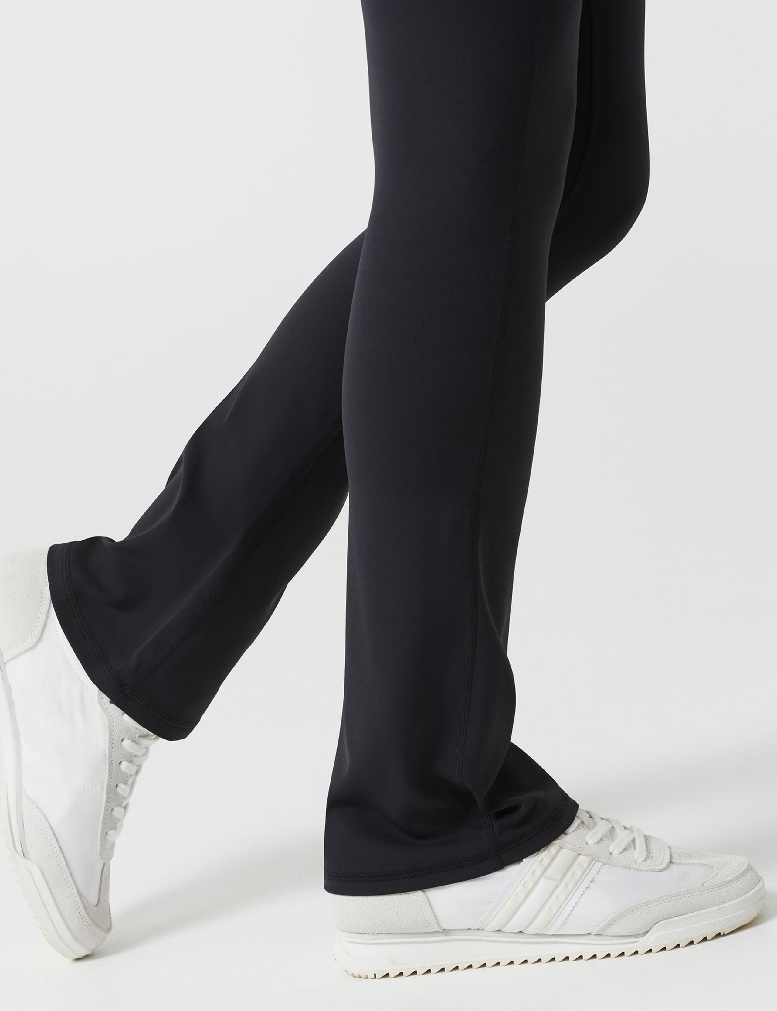 Harlow Cloud Core Bootcut Leggings 7 of 10