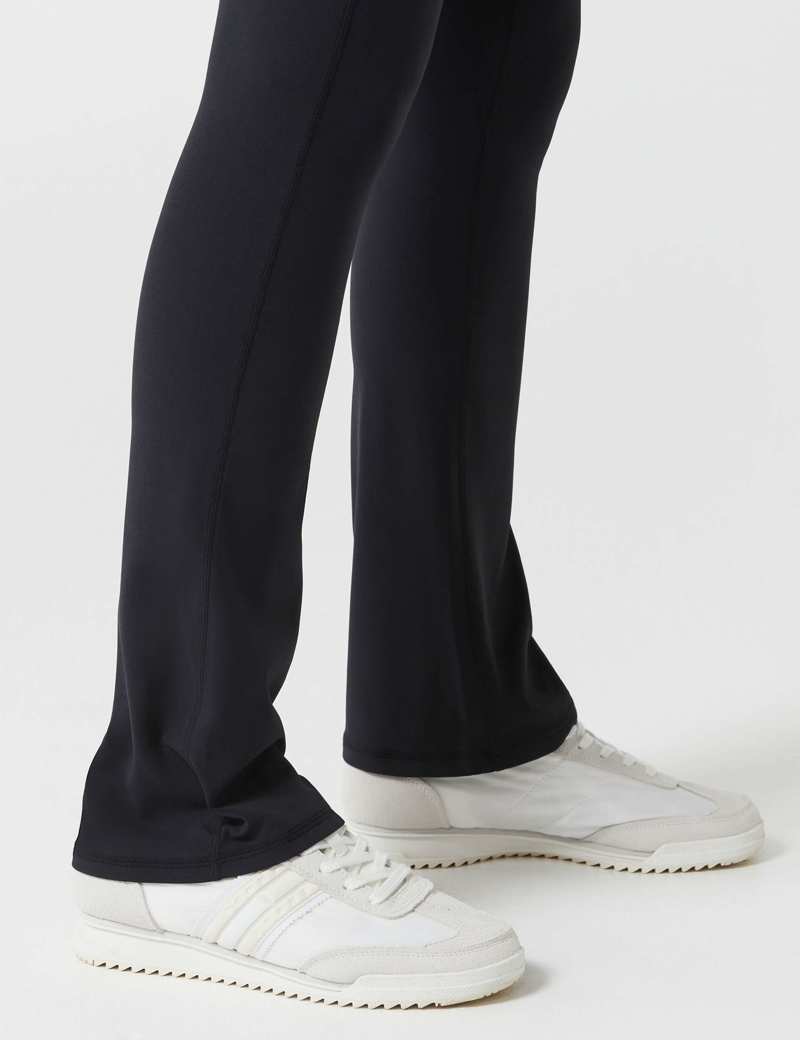 Harlow Cloud Core Bootcut Leggings 9 of 10
