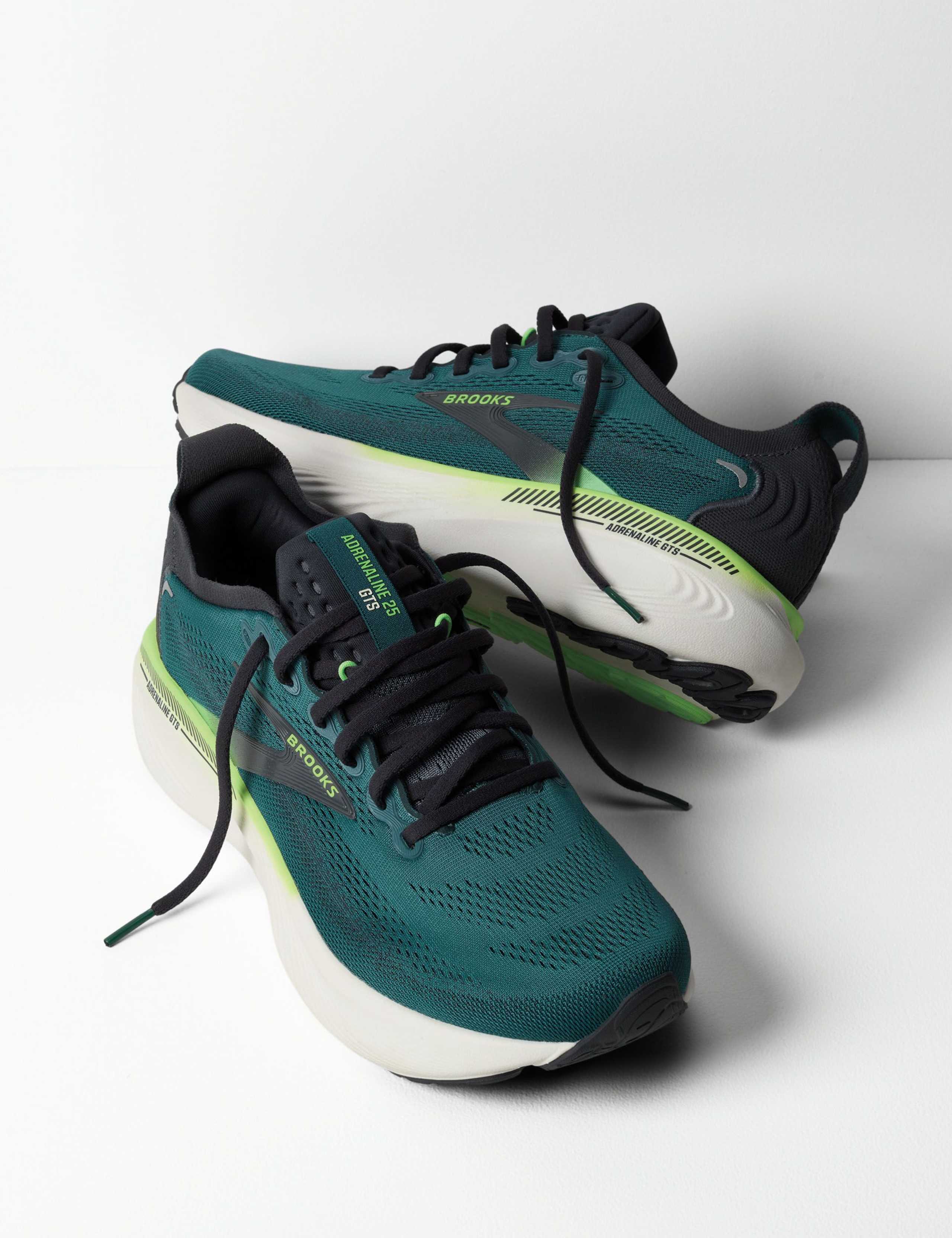 Adrenaline GTS 25 Running Trainers 2 of 6