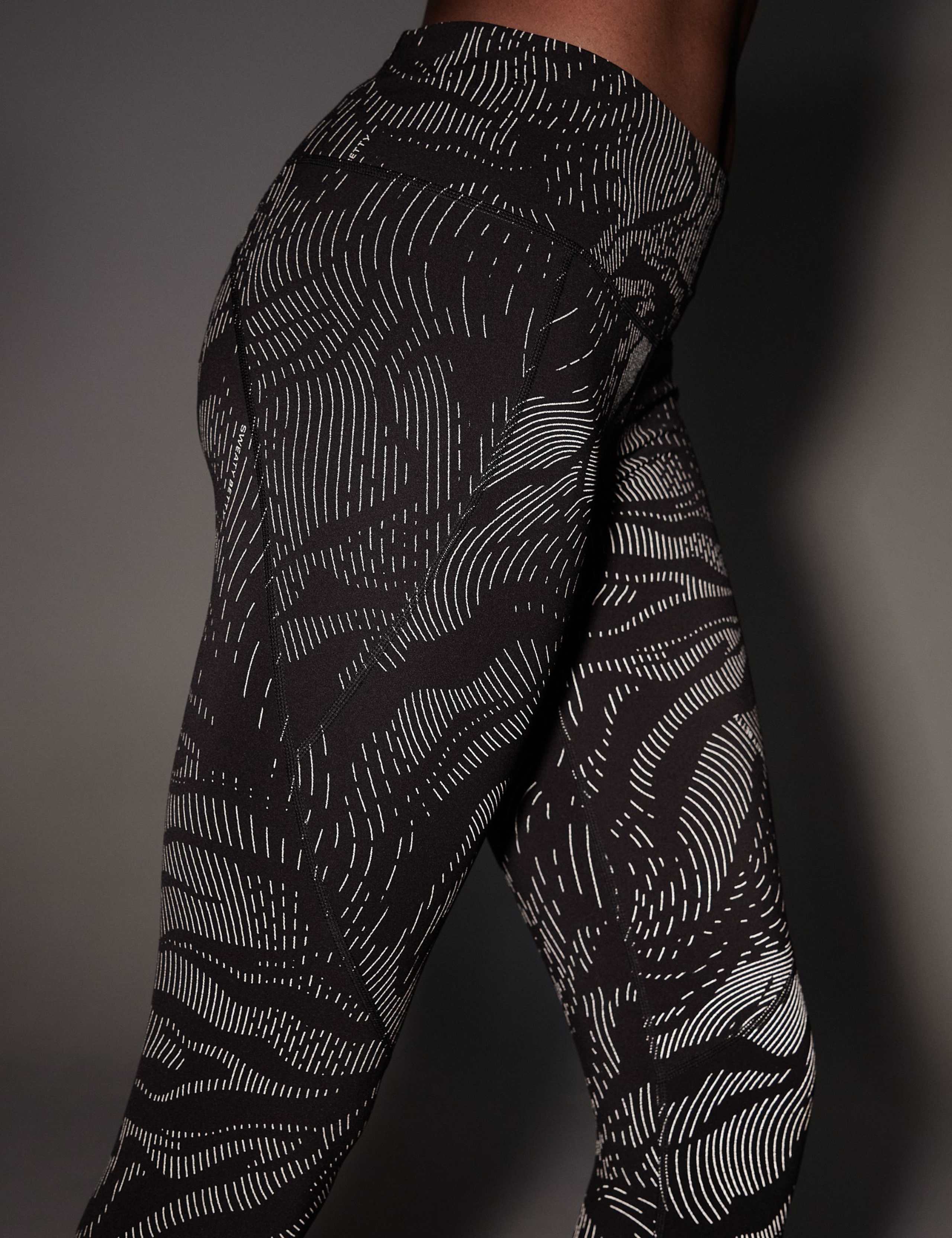 Power Reflective 7/8 Leggings 8 of 8