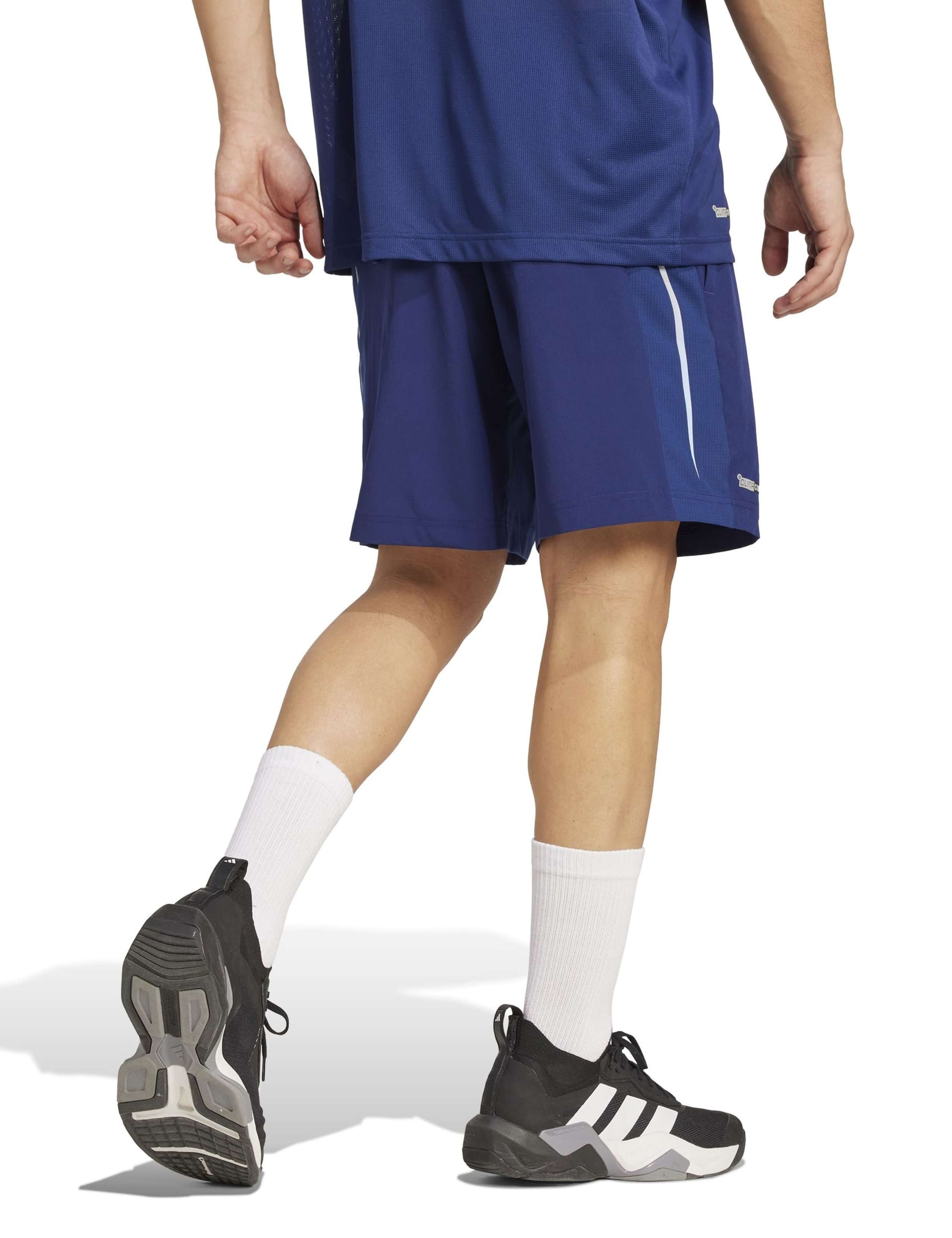 Tech Apparel Shorts 4 of 6