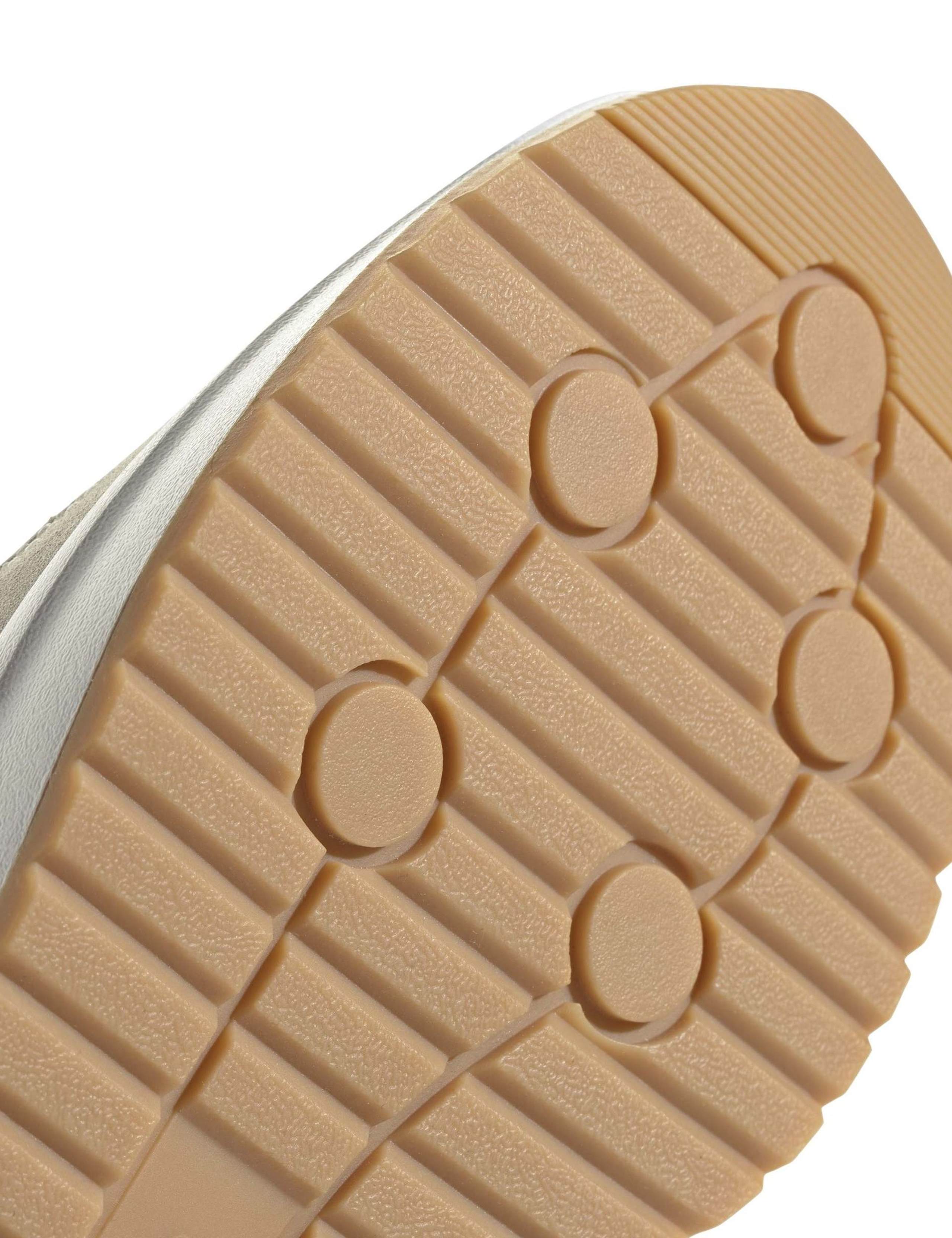 Run 70S 2.0 Leather Trainers 8 of 9