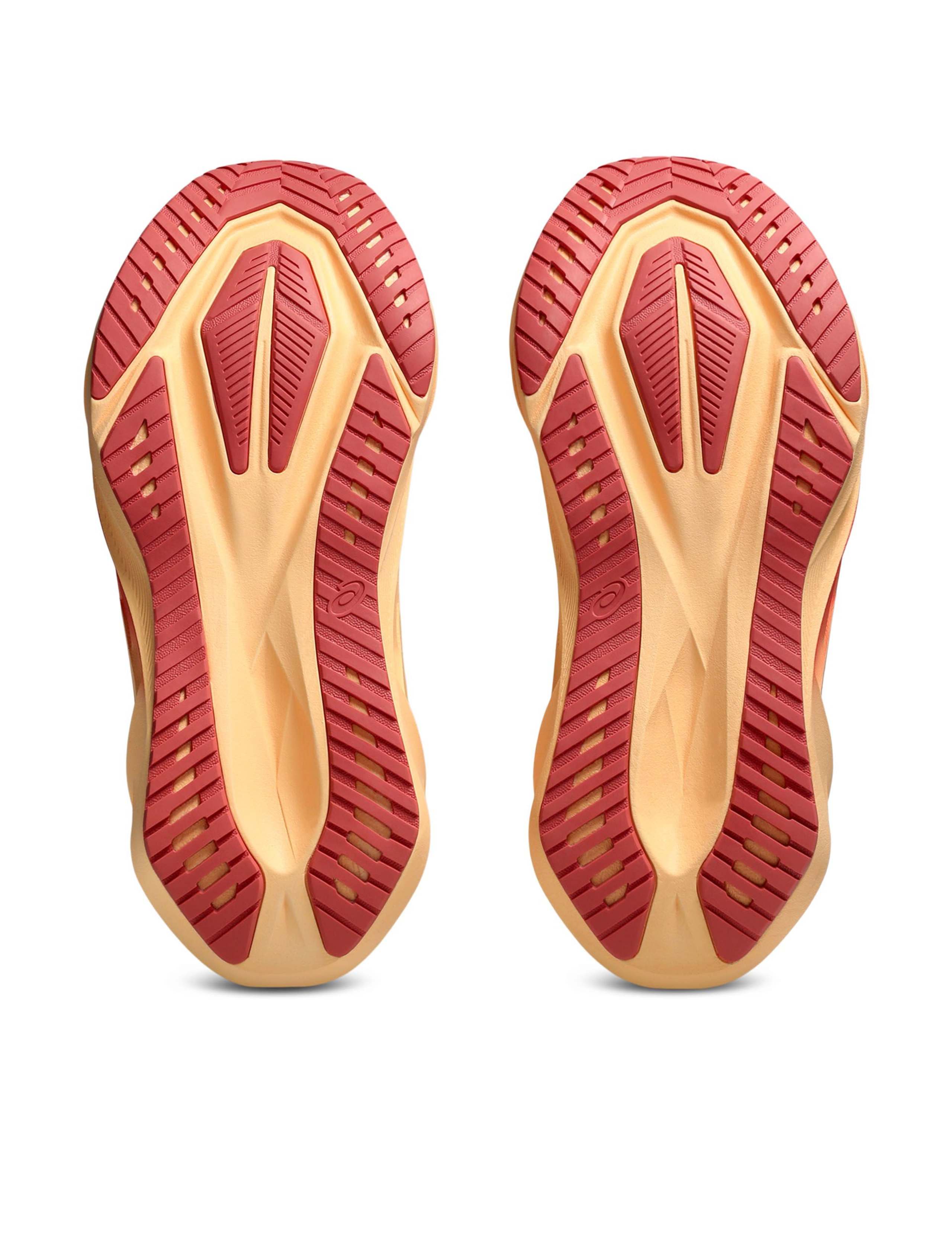 NOVABLAST 5 Running Trainers 2 of 7