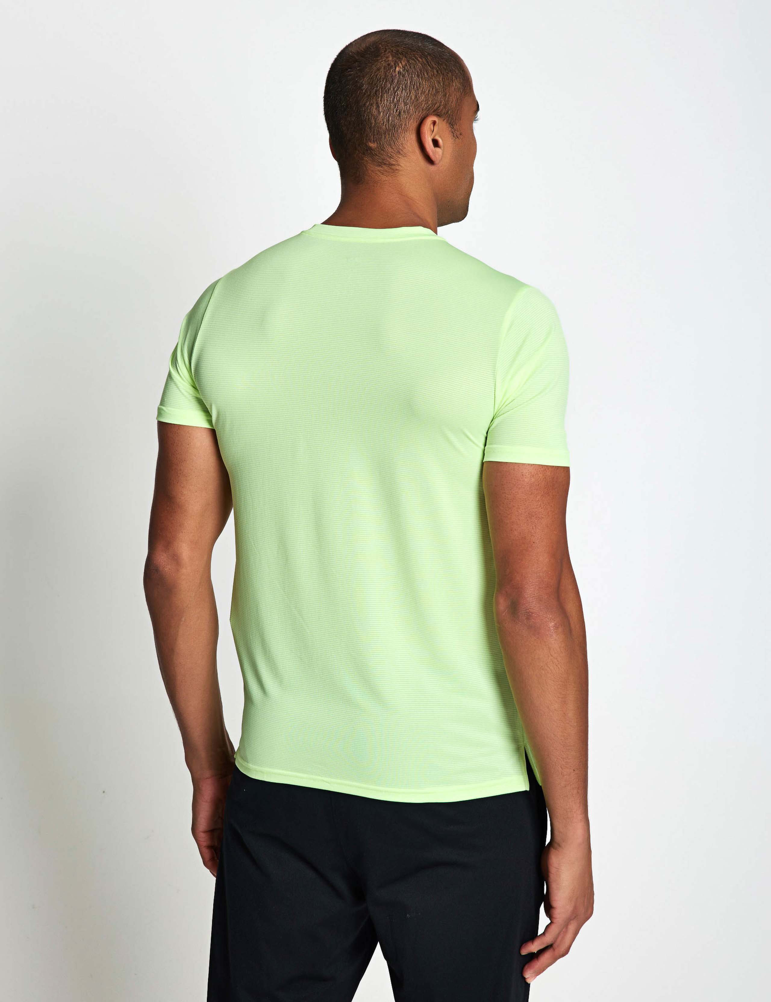 Lightweight Quick Dry Sports T-Shirt 2 of 5
