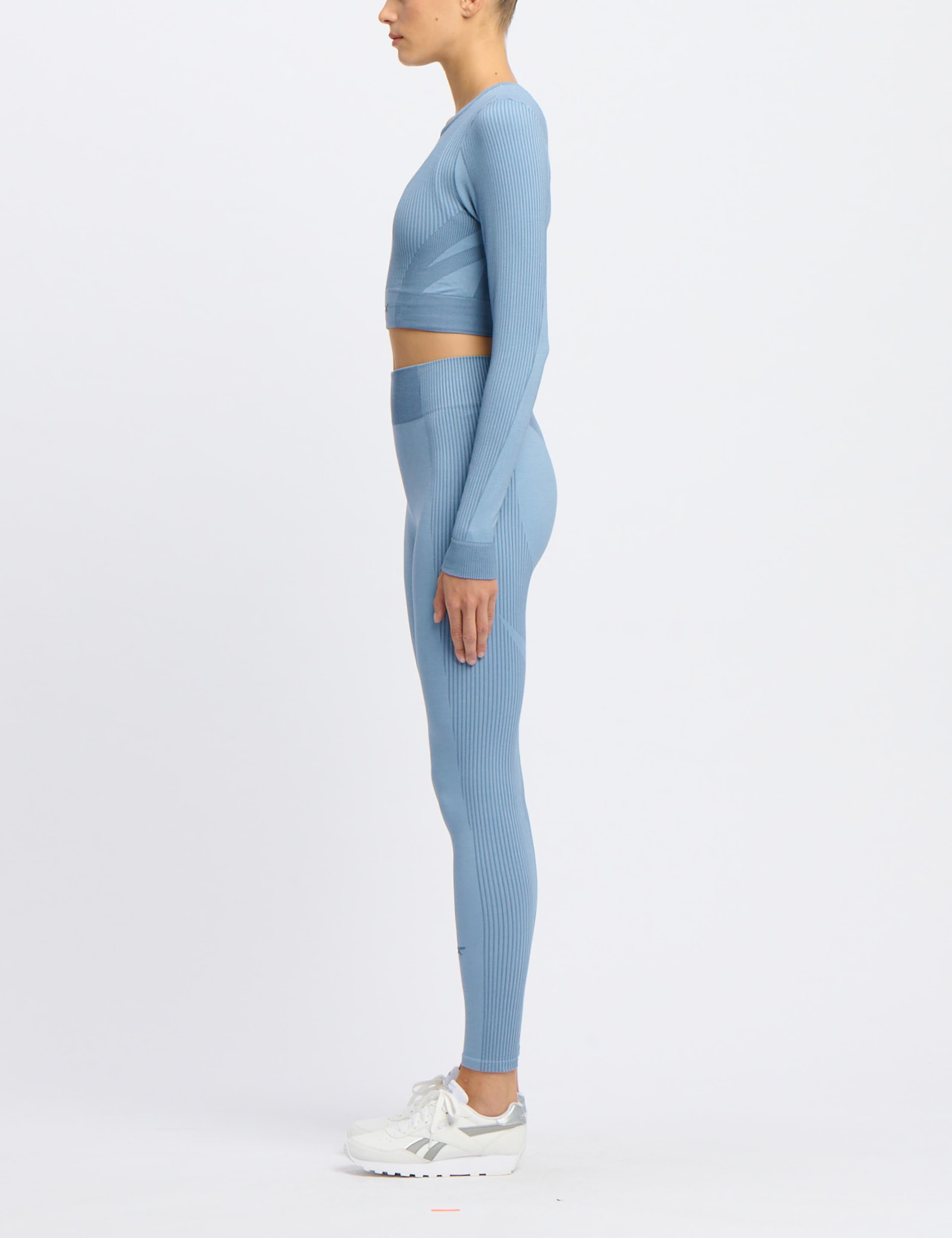 Lab Long-Sleeve Seamless Fitted Crop Top 2 of 4