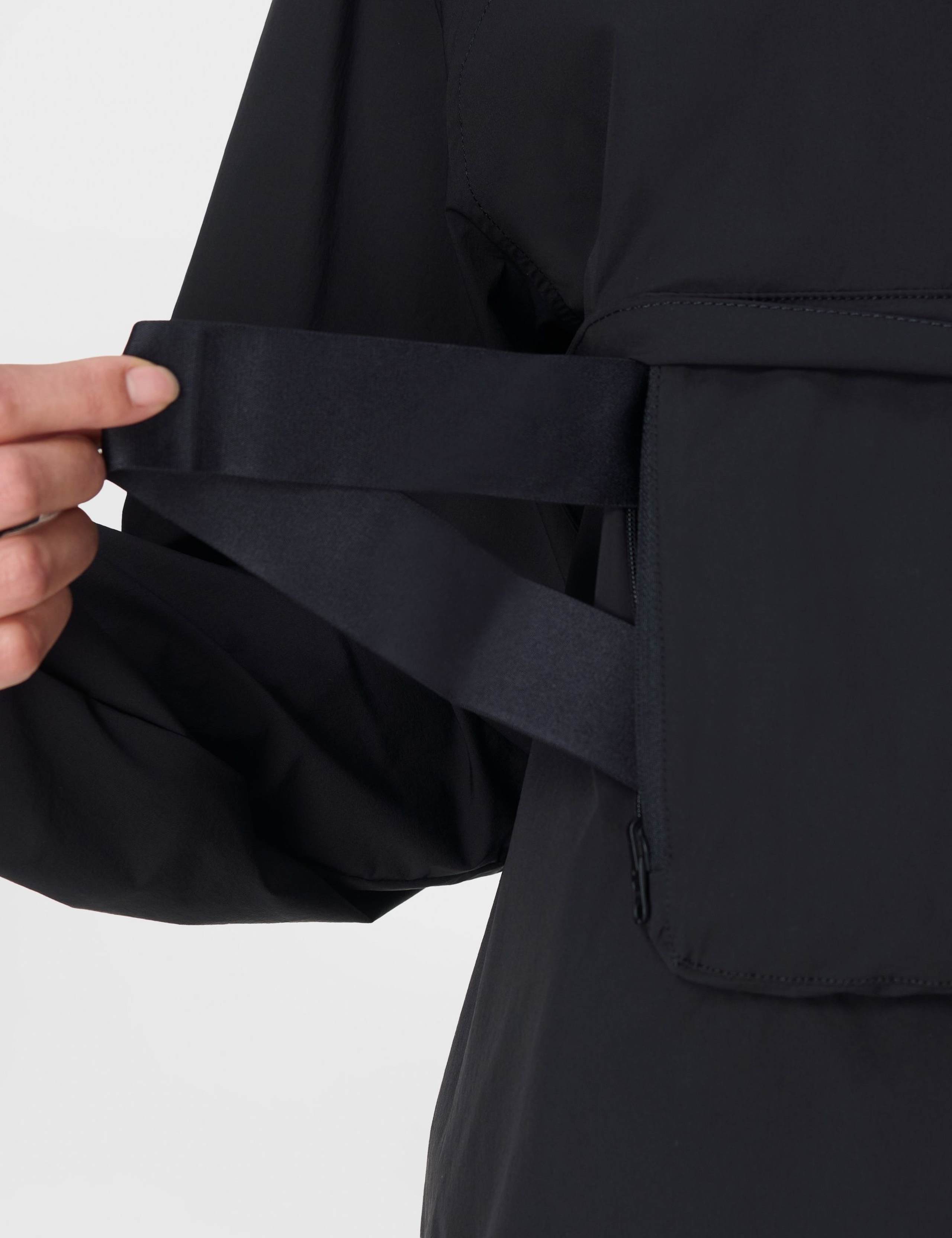 Runners High Lightweight Packable Jacket 4 of 8