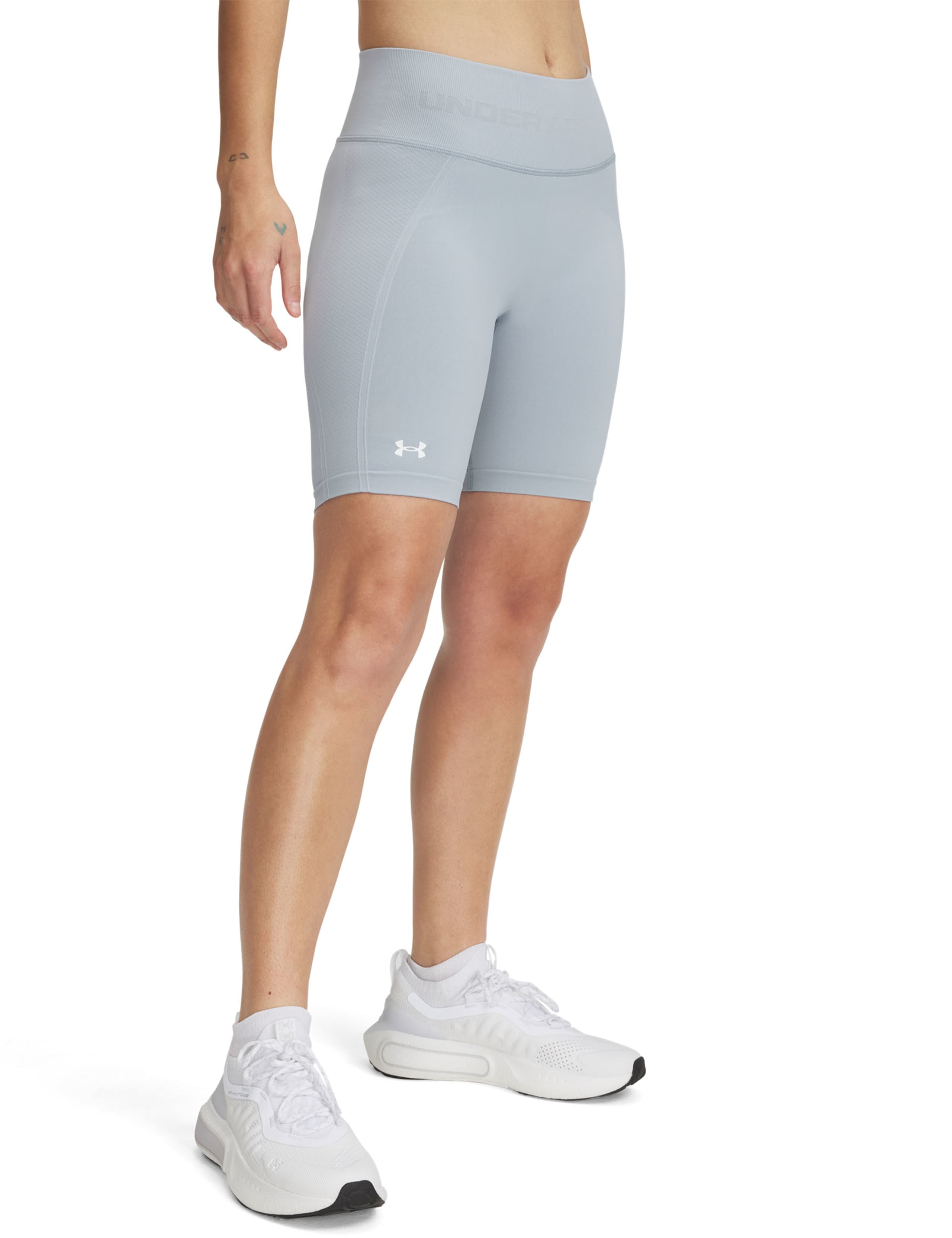 Train Seamless High Waisted Shorts 1 of 4