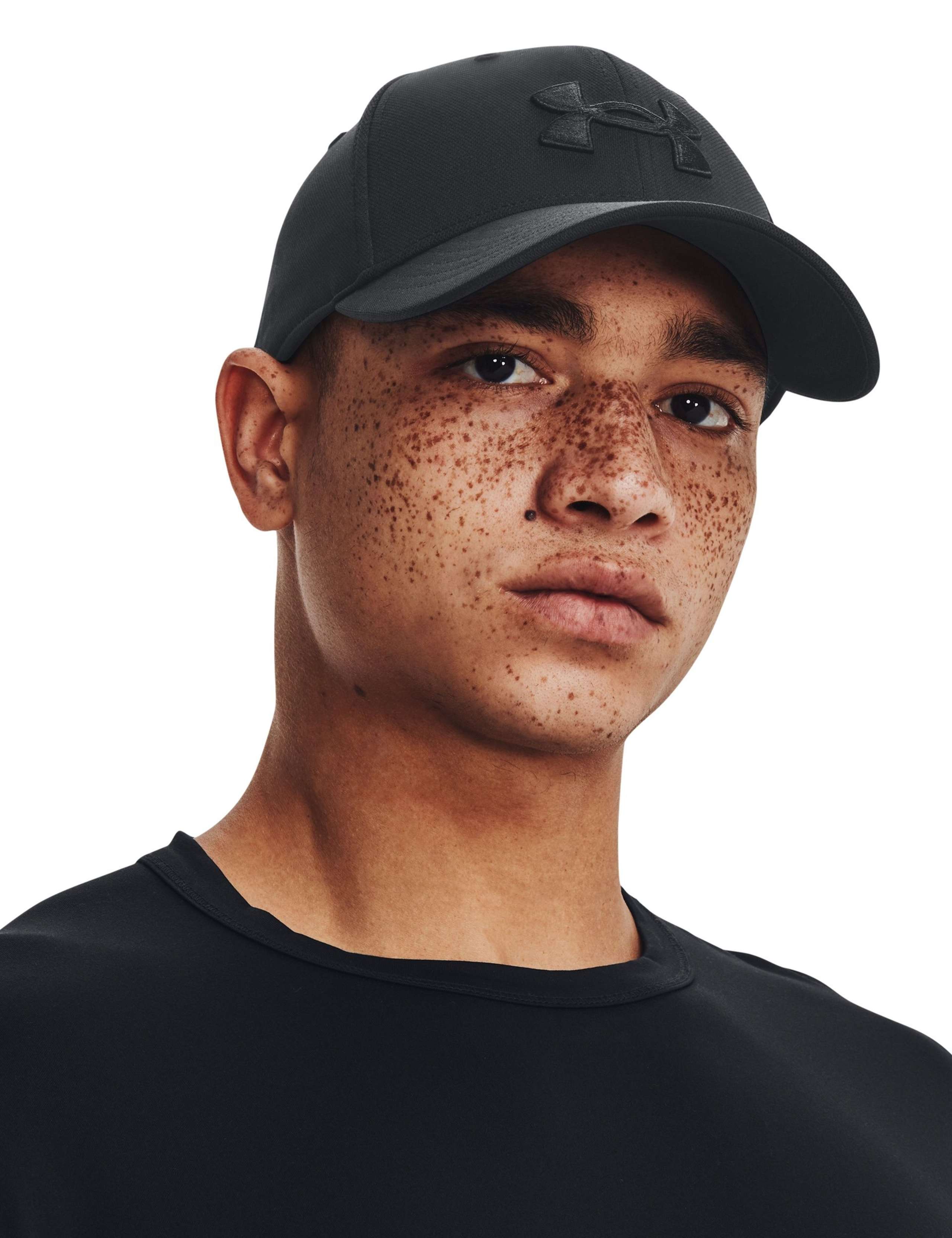 Blitzing Low Embroidered Logo Baseball Cap 1 of 3