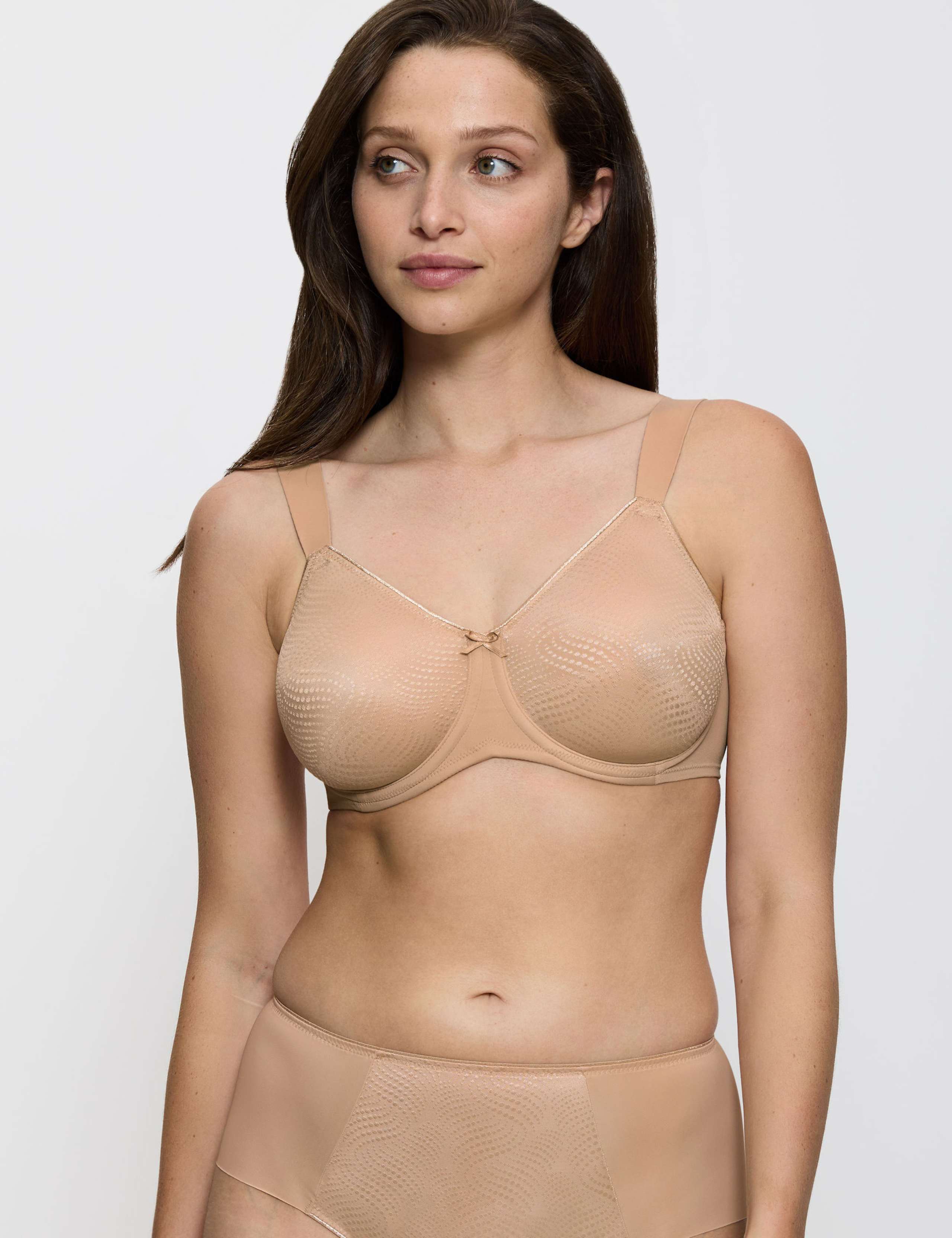 Essential Wired Minimiser Bra C-F 1 of 5