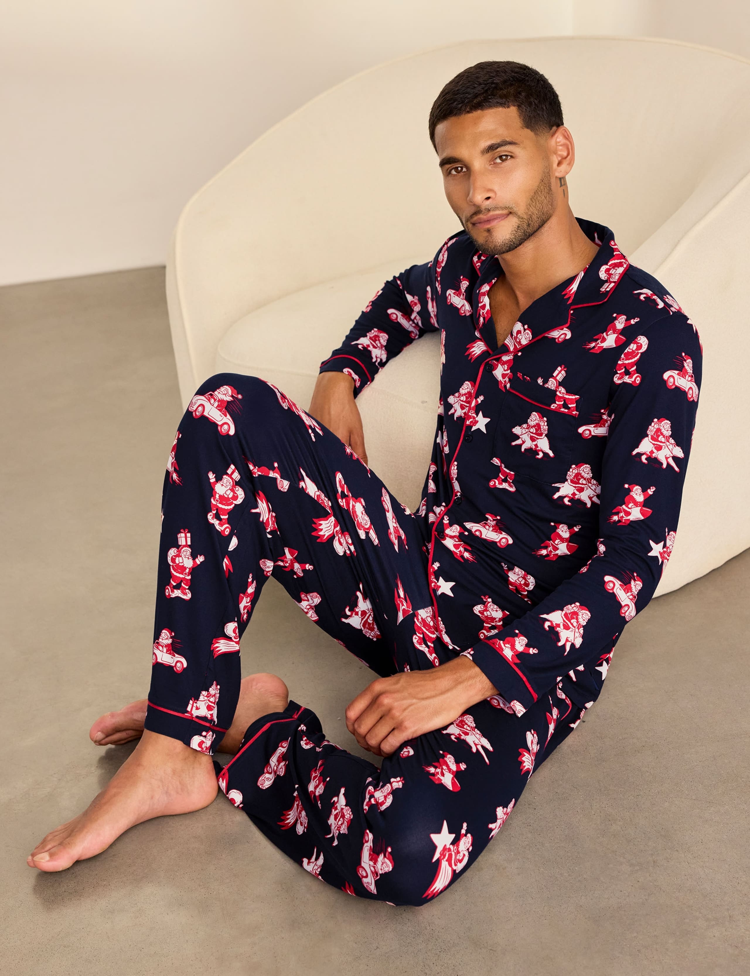 Family Christmas Santa Print
Pyjama Set 3 of 6