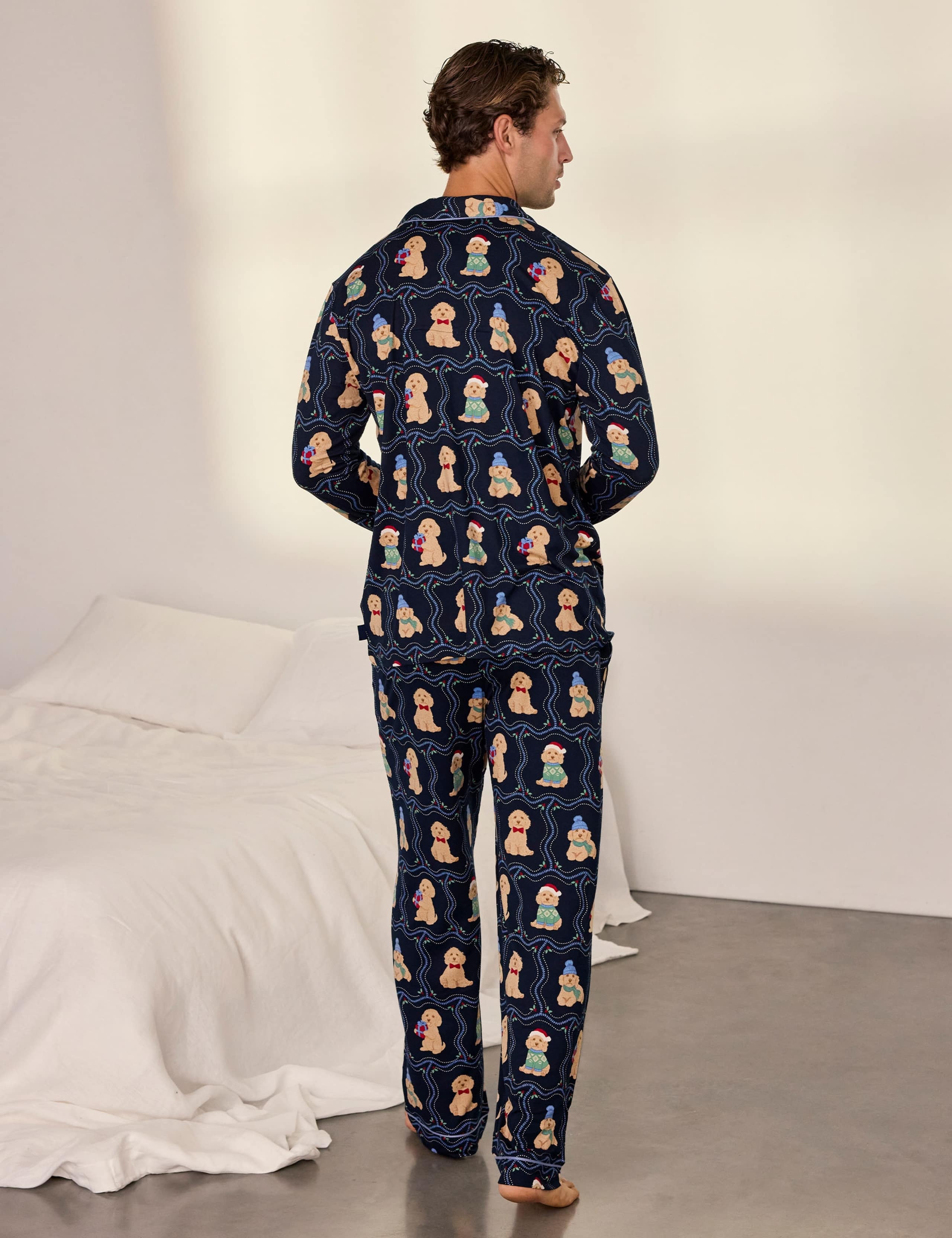 Family Christmas Dog Print
Pyjama Set 2 of 6