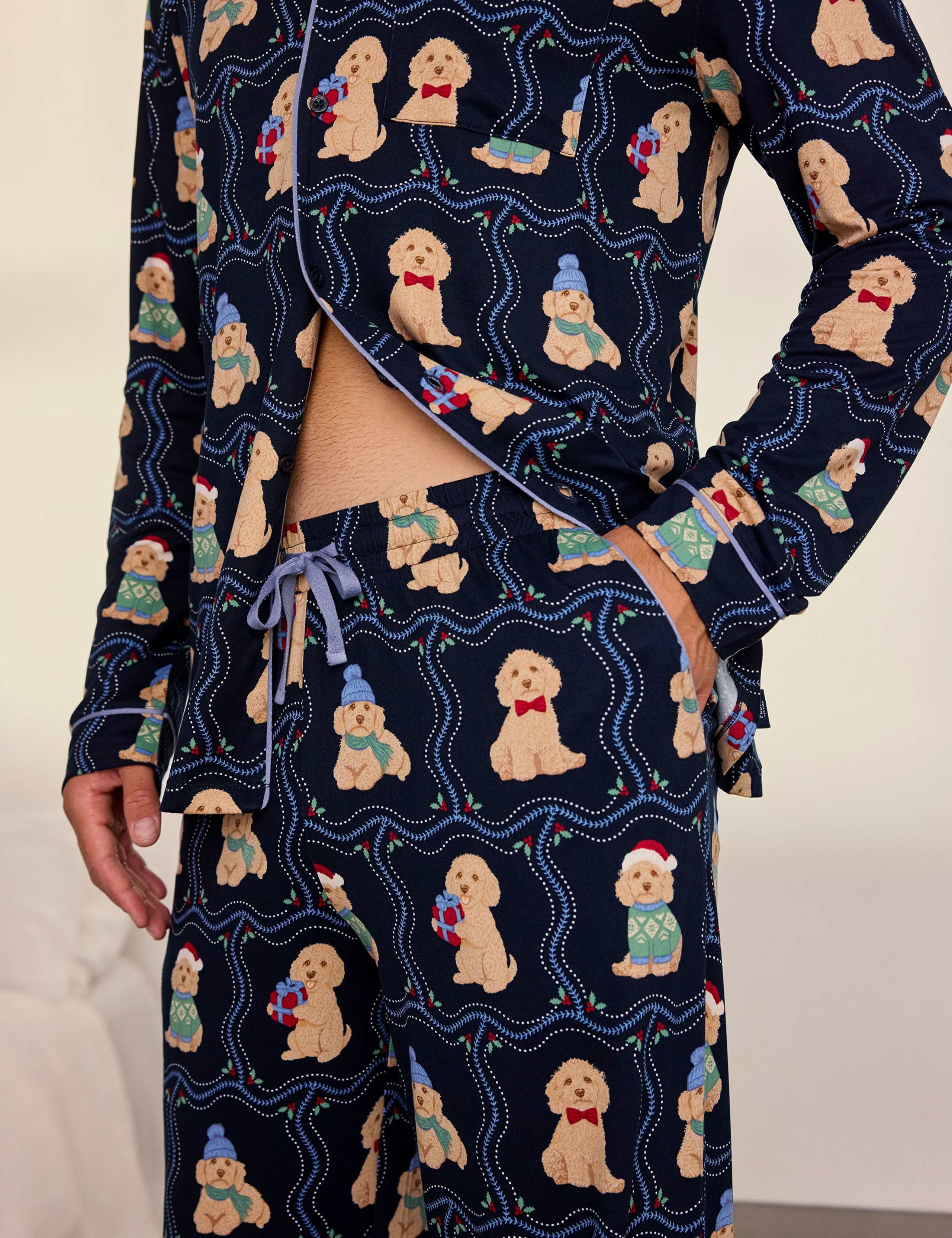 Family Christmas Dog Print
Pyjama Set 4 of 6