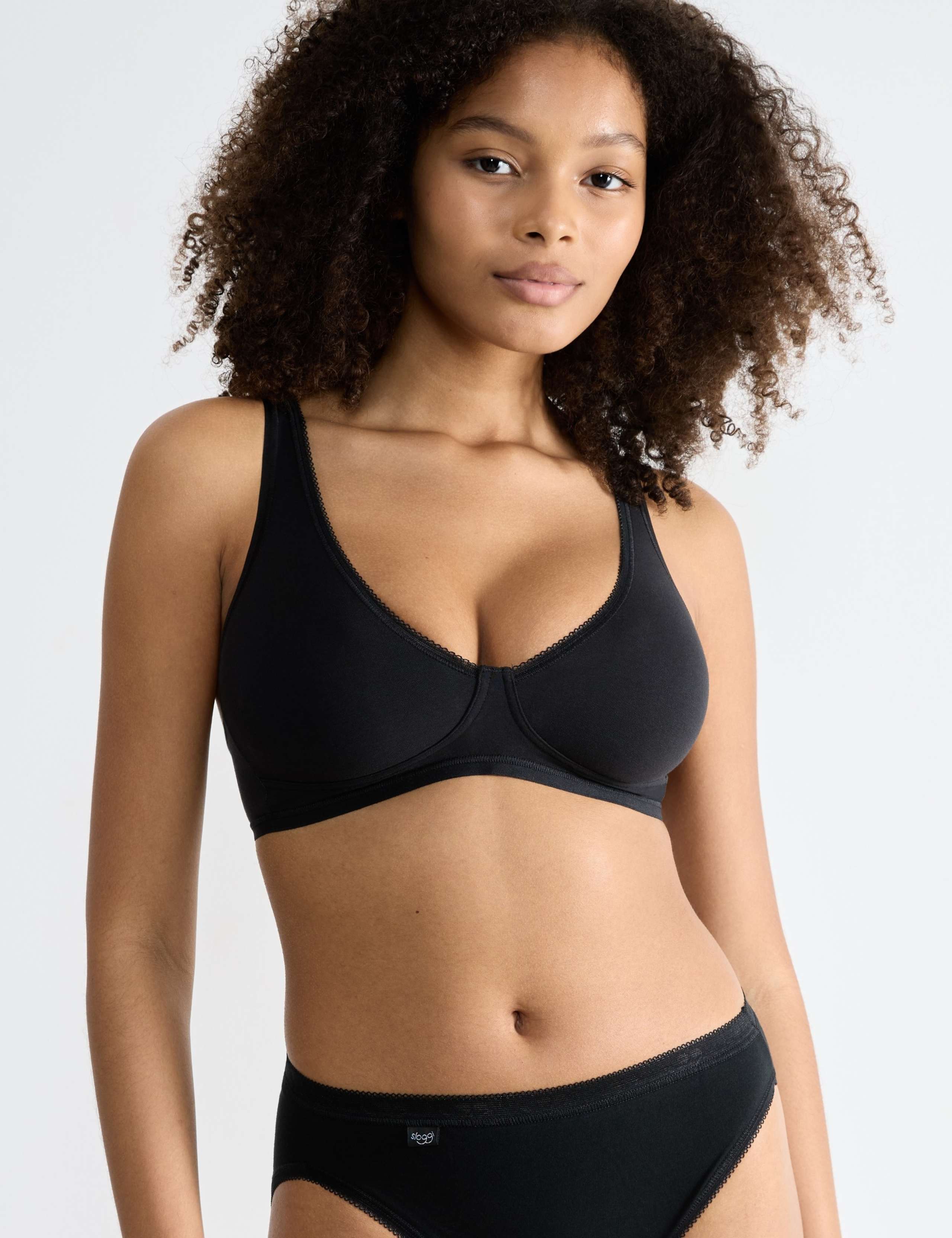 Basic+ Wired Full Cup Bra 3 of 5