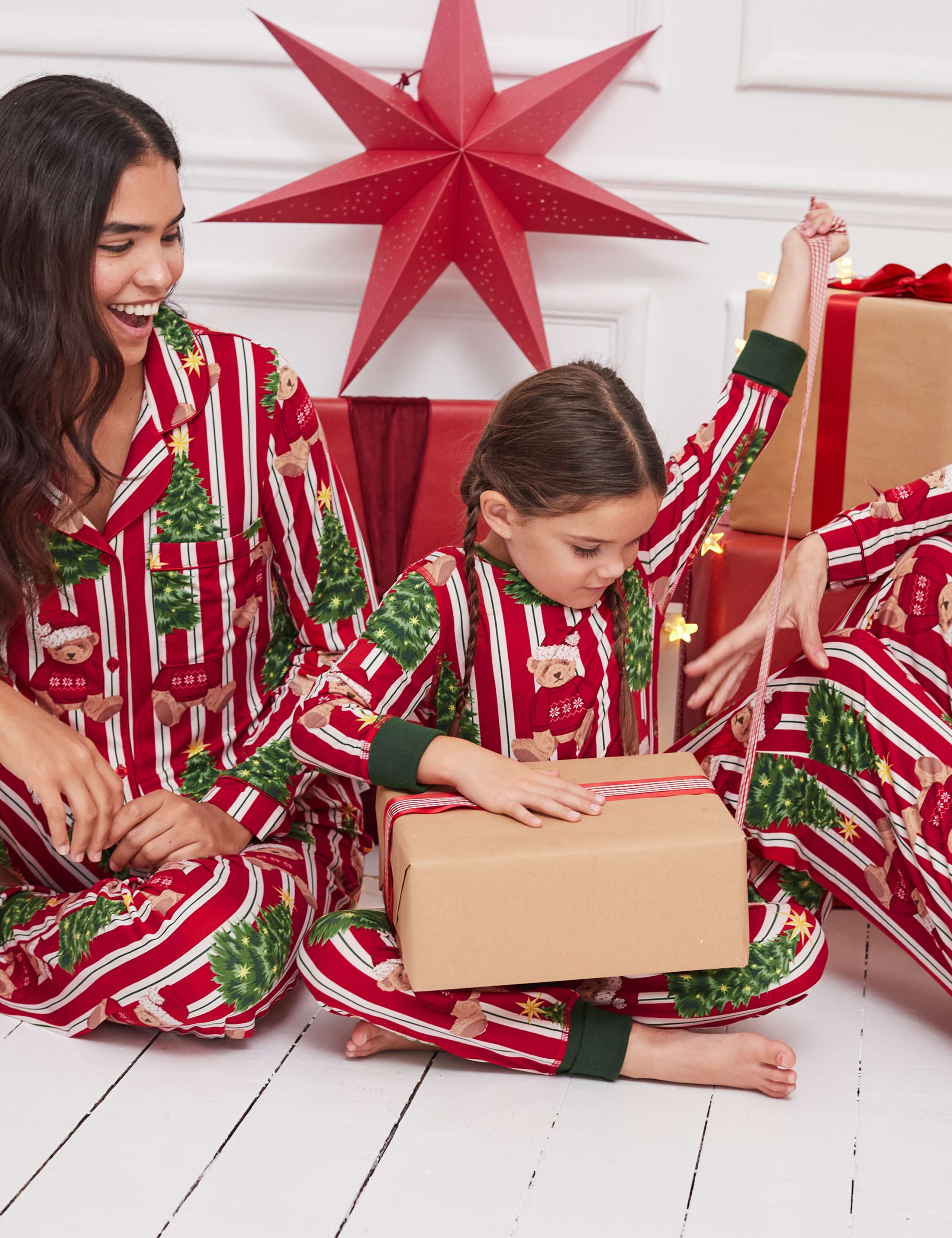 Bear Print Family Christmas Pyjama Set 11 of 13