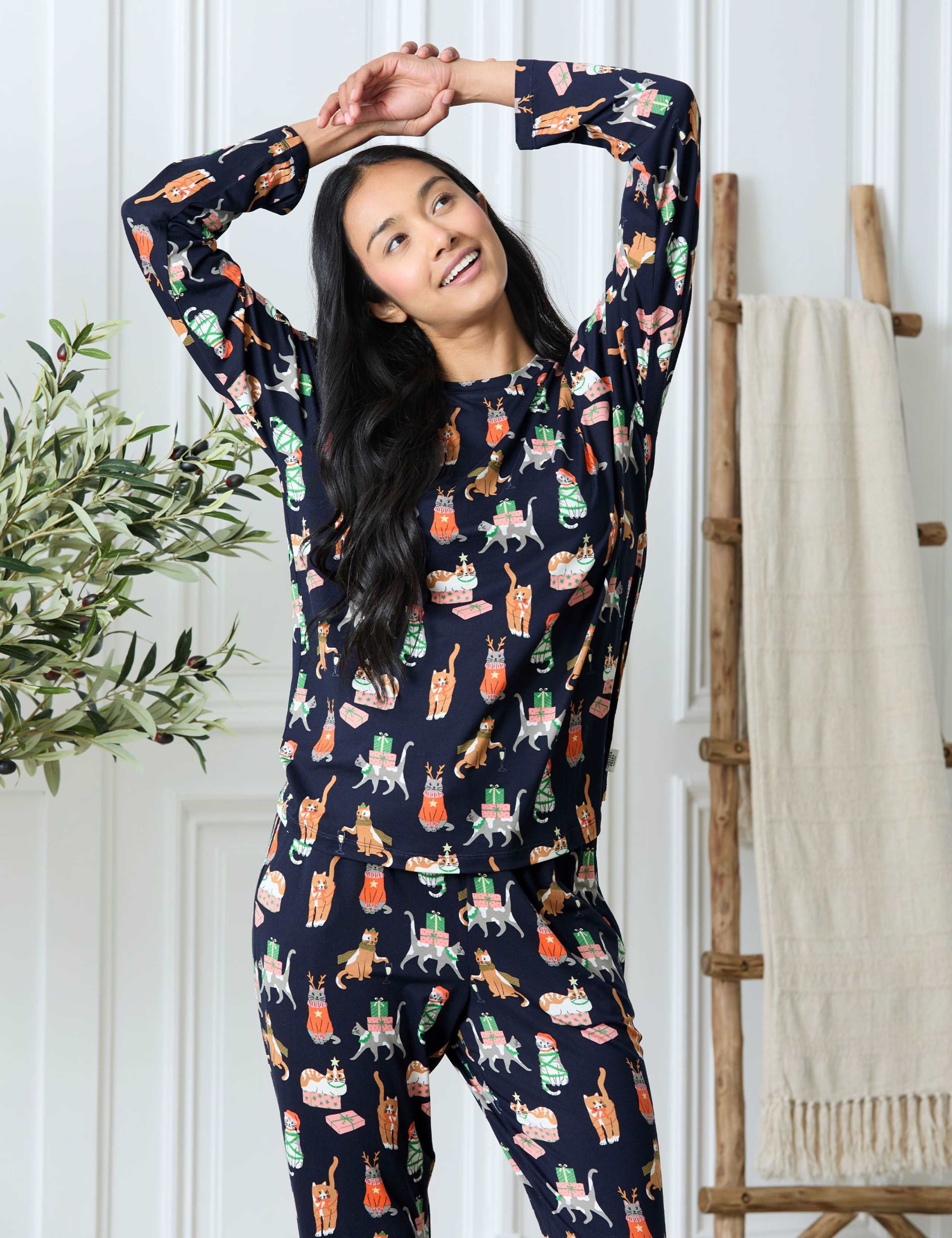 Christmas Cats Crew Neck Pyjama Set 3 of 5