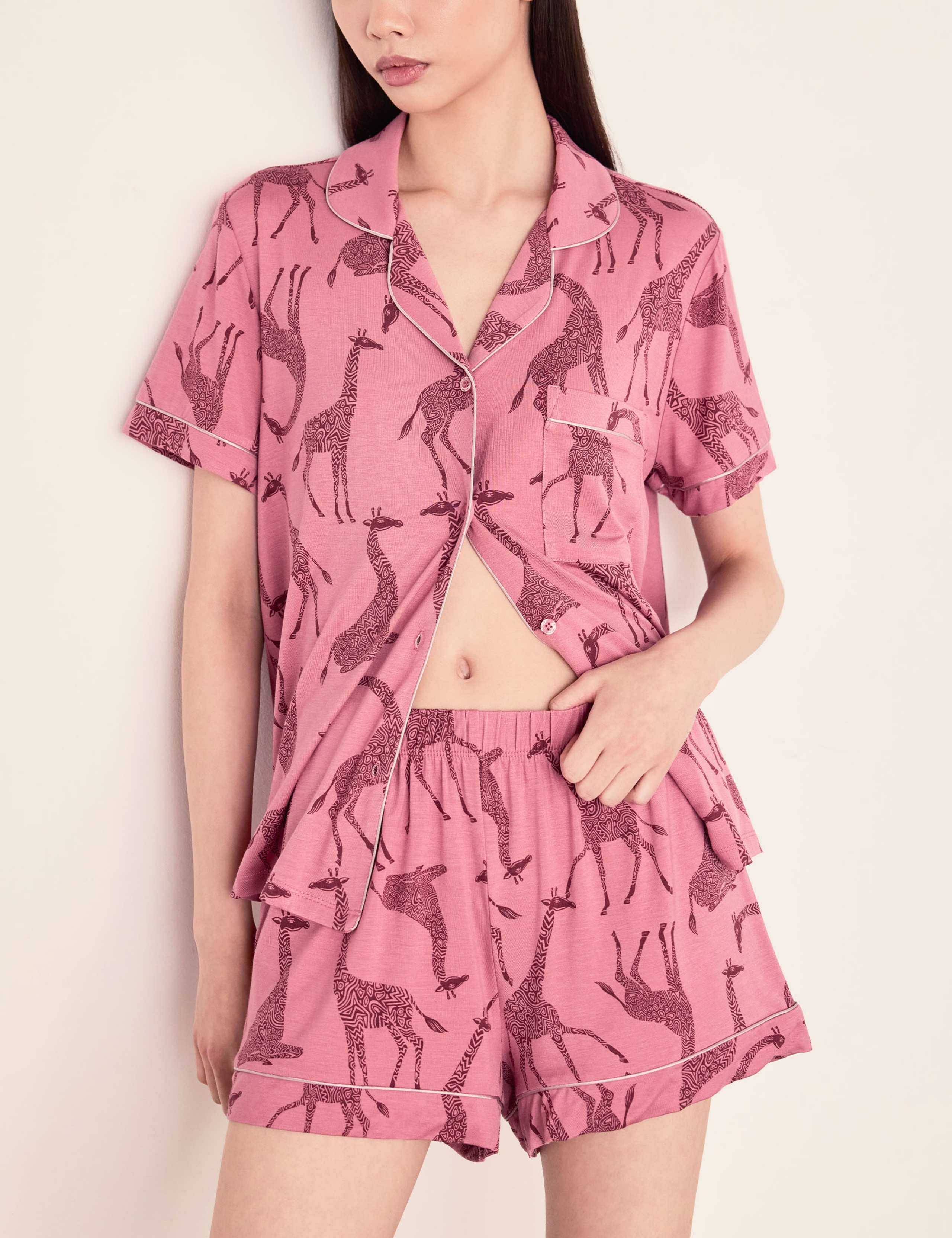 Modal Rich Giraffe Print Revere Shortie Set 2 of 6
