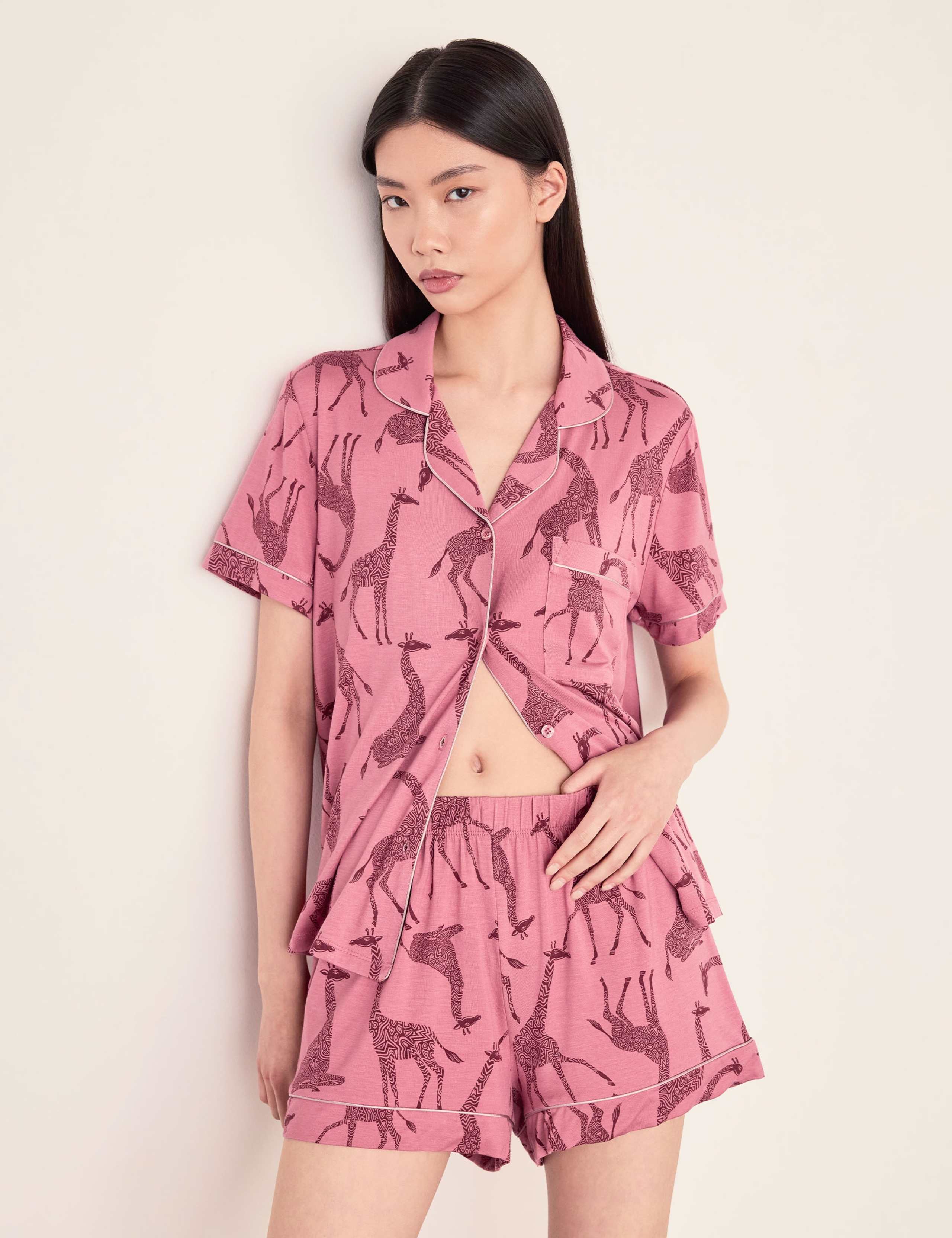 Modal Rich Giraffe Print Revere Shortie Set 4 of 6