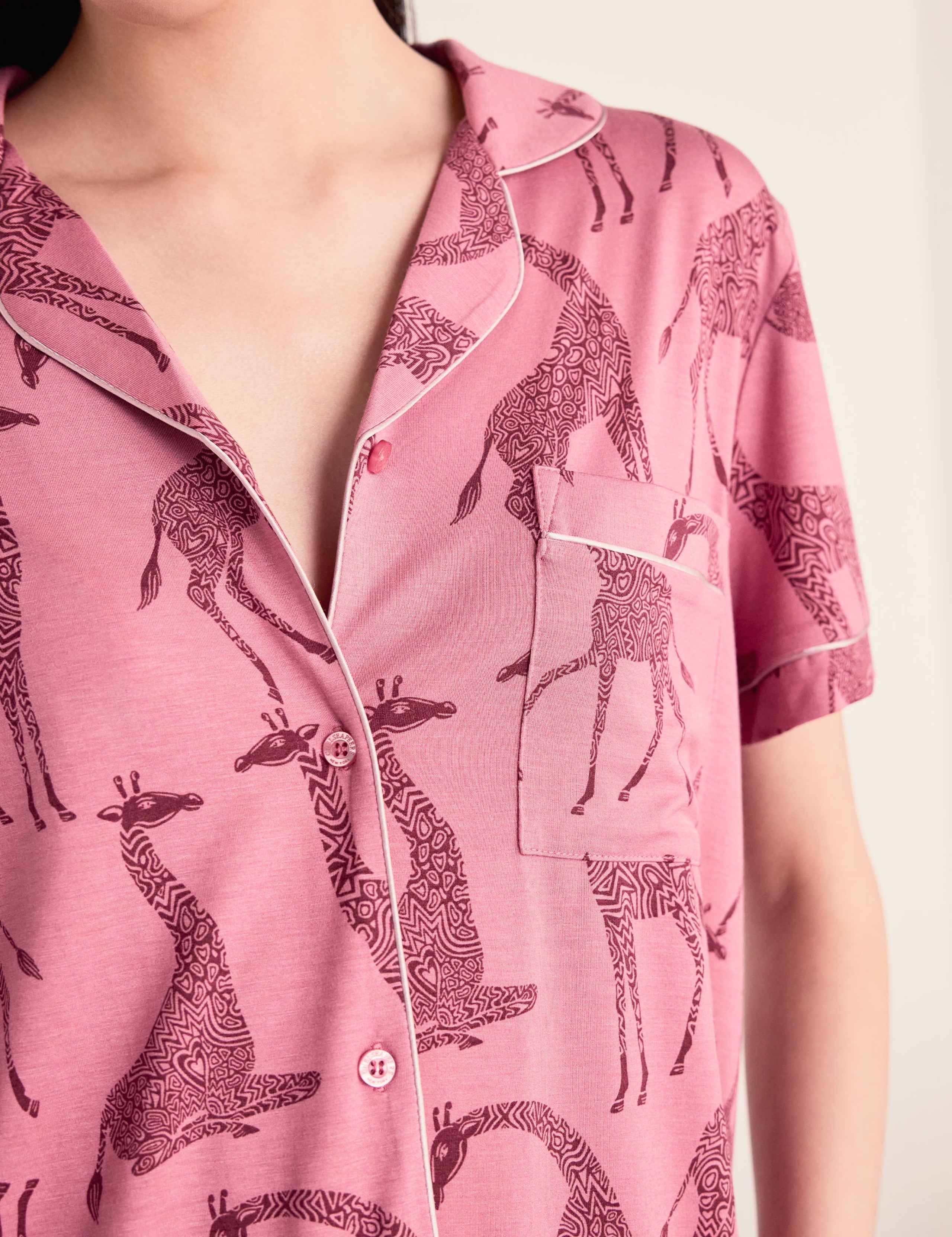 Modal Rich Giraffe Print Revere Shortie Set 5 of 6