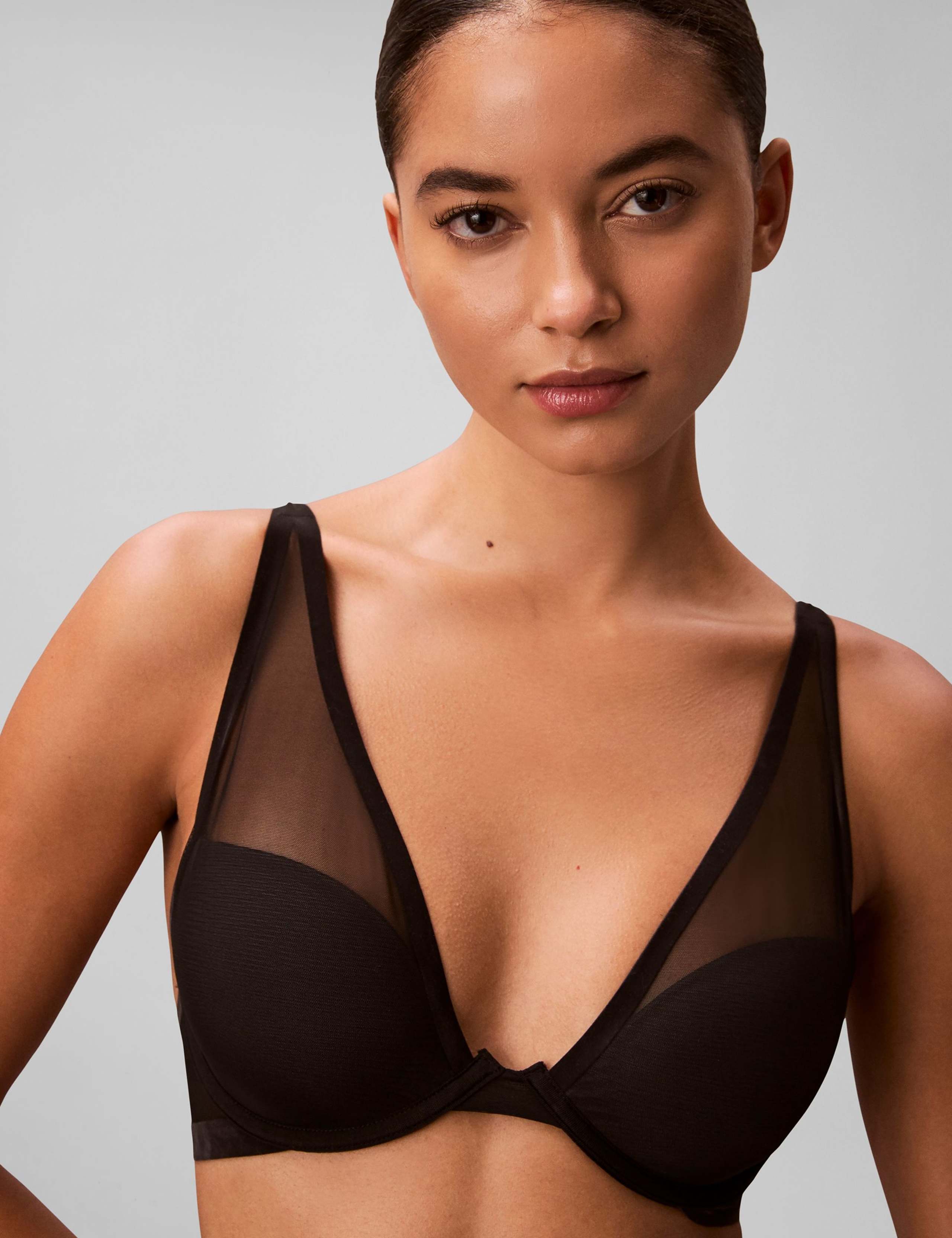 Minimalist Mesh Wired Push-Up Plunge Bra (B-D) 3 of 6