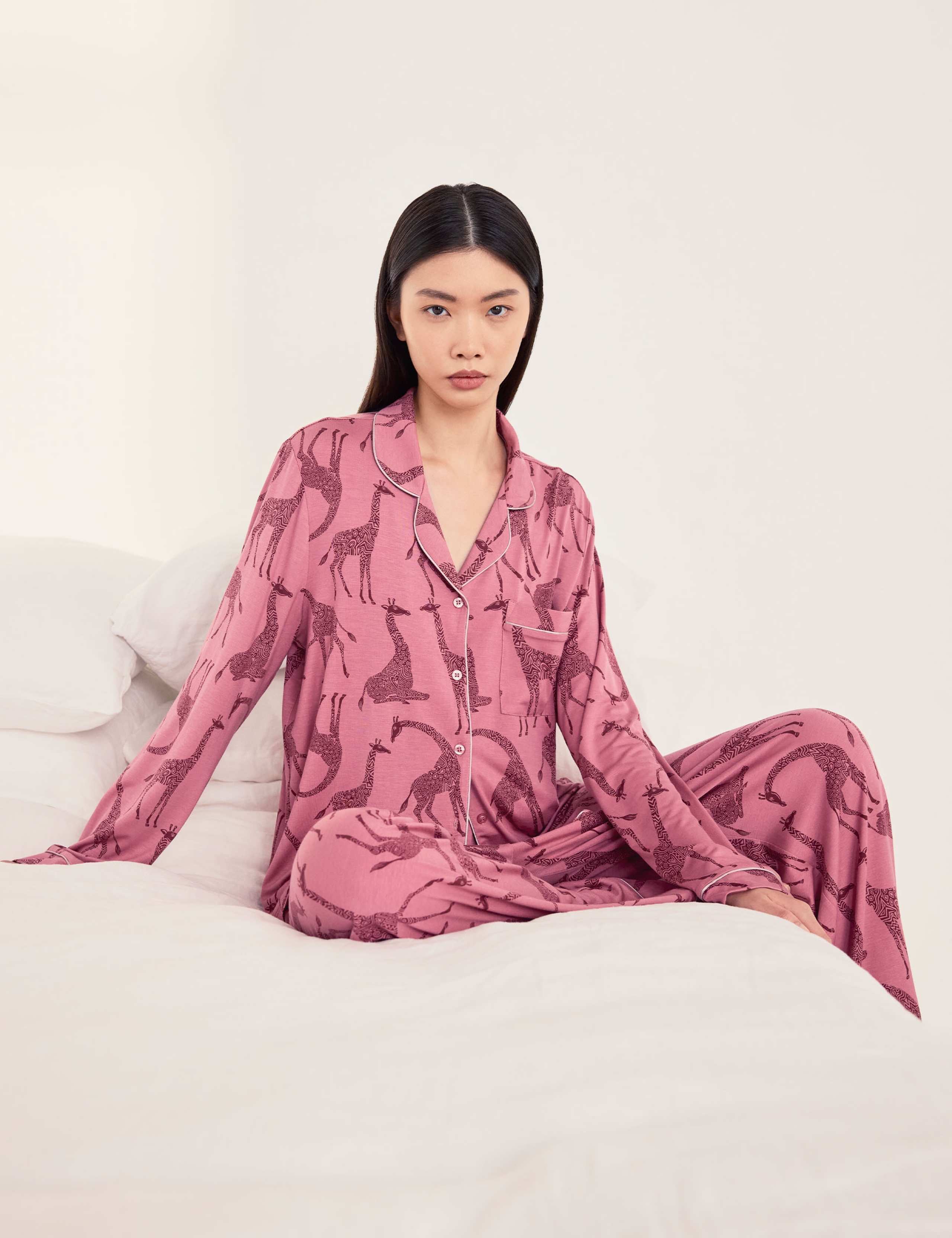 Modal Rich Giraffe Print Revere Pyjama Set 2 of 6