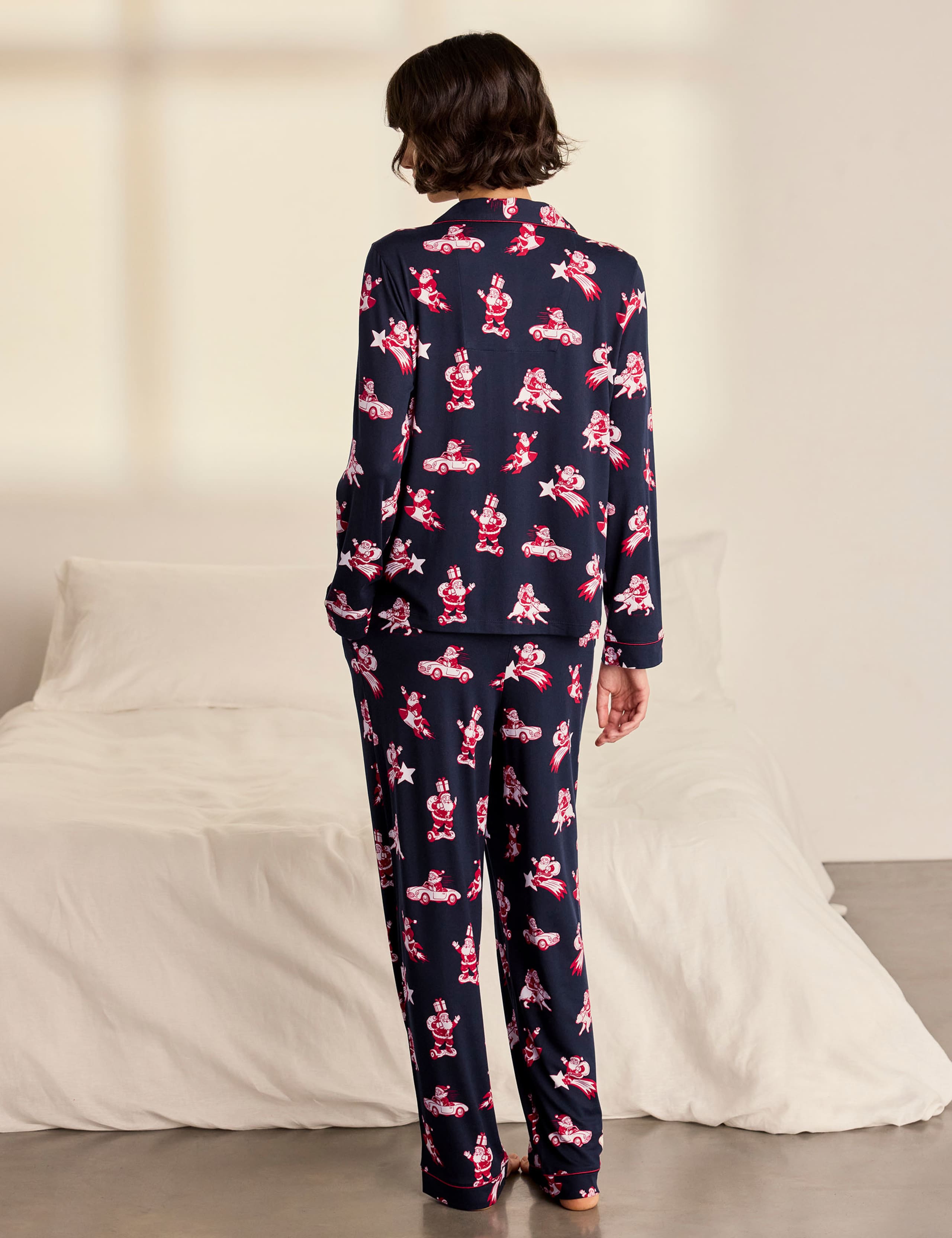 Family Christmas Santa Print
Pyjama Set 4 of 7