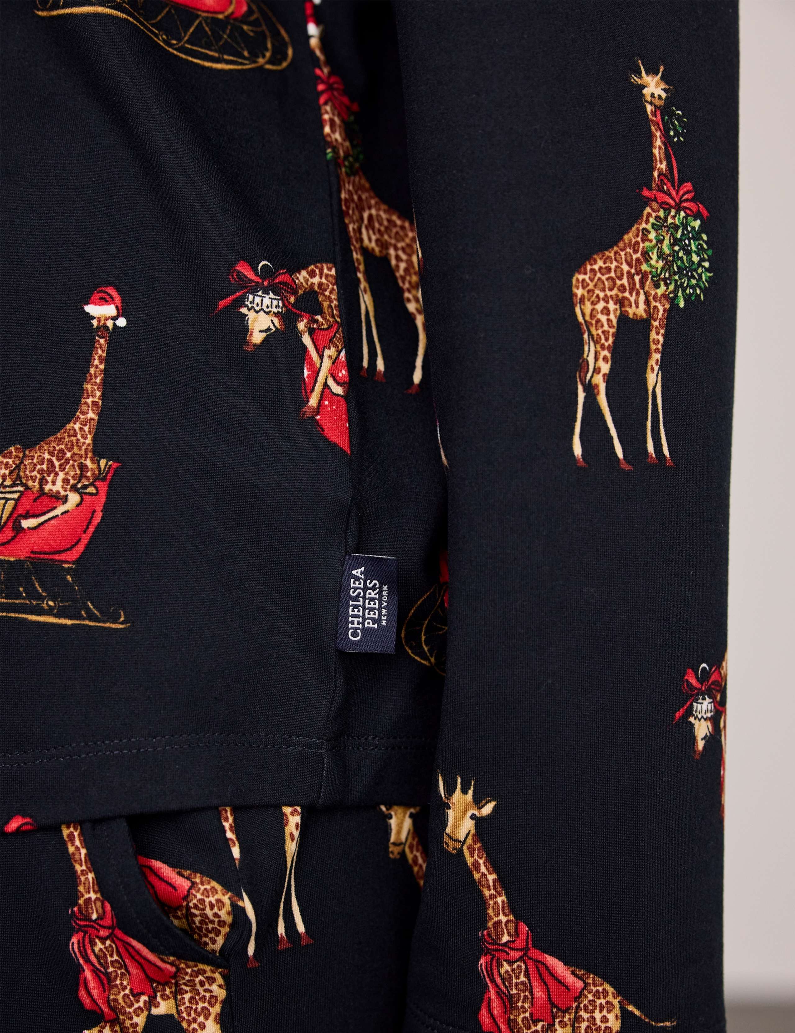 Family Christmas Giraffe Print
Pyjama Set 7 of 8