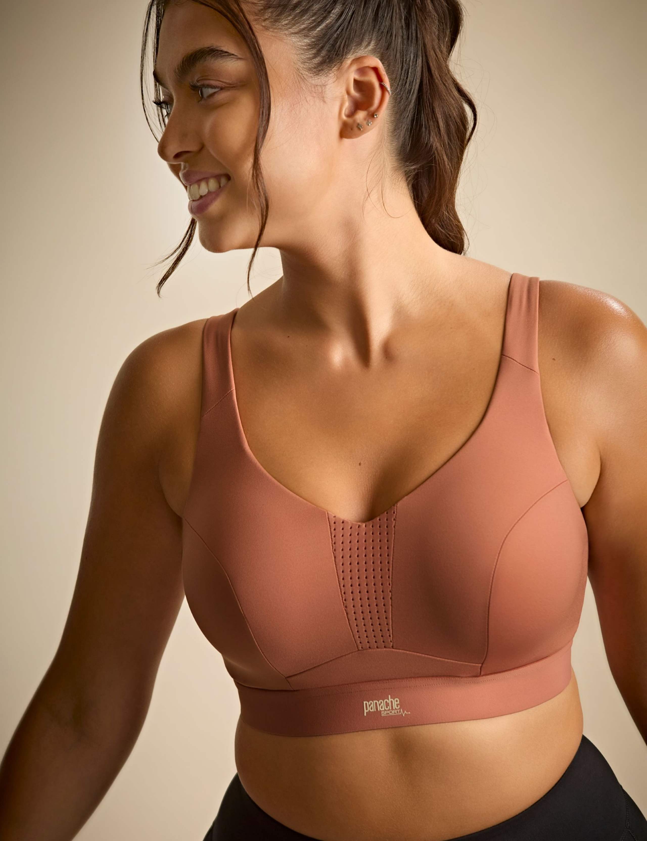 Endurance Medium Support Wired Sports Bra B-J 5 of 6