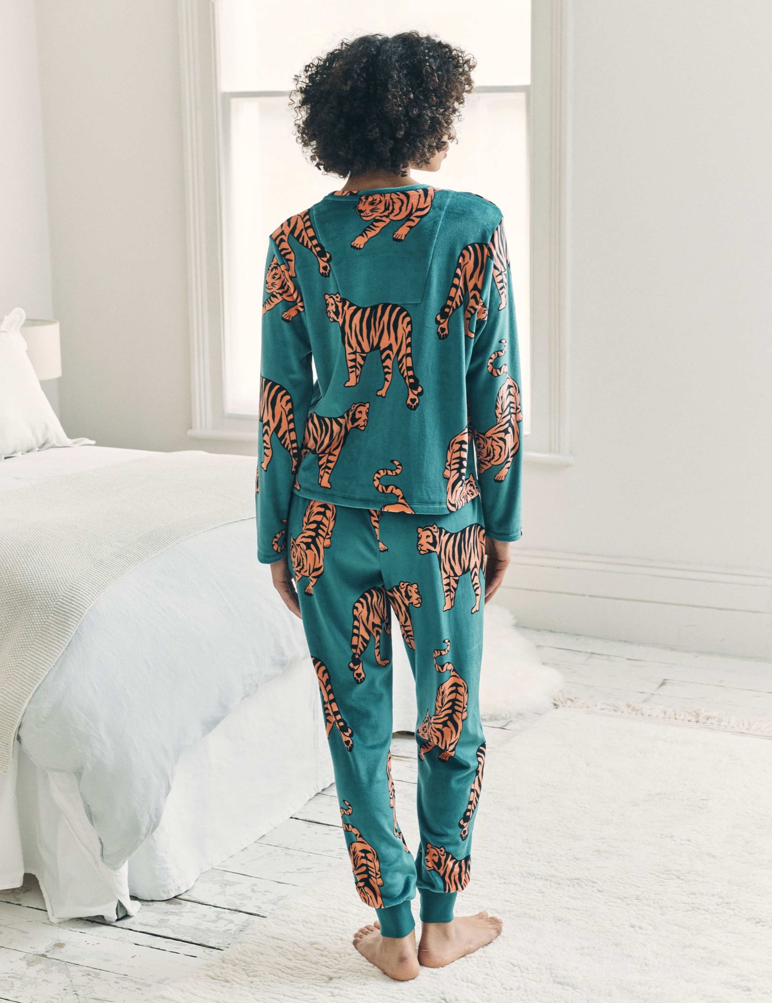 Fleece Tiger Print Cuffed Ankle Pyjama Set 2 of 6