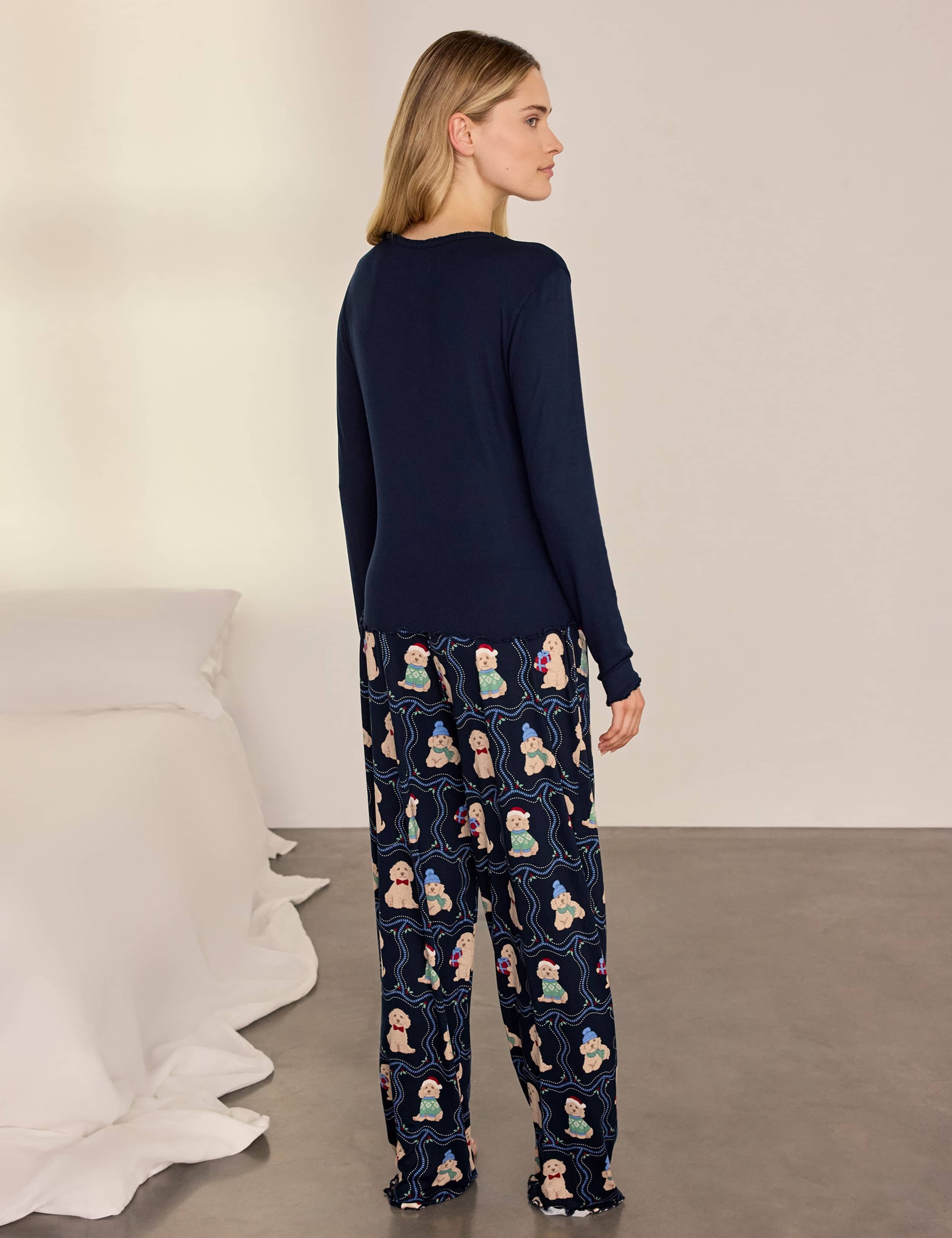 Family Christmas Dog Print
Pyjama Set 3 of 7