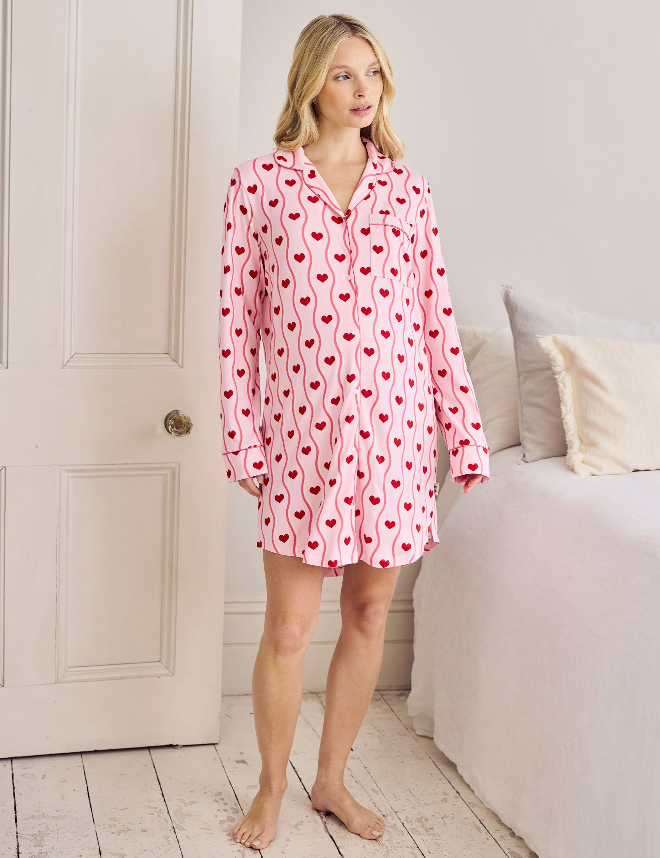 Wavy Stripe Heart Print Maternity Nightshirt 2 of 4