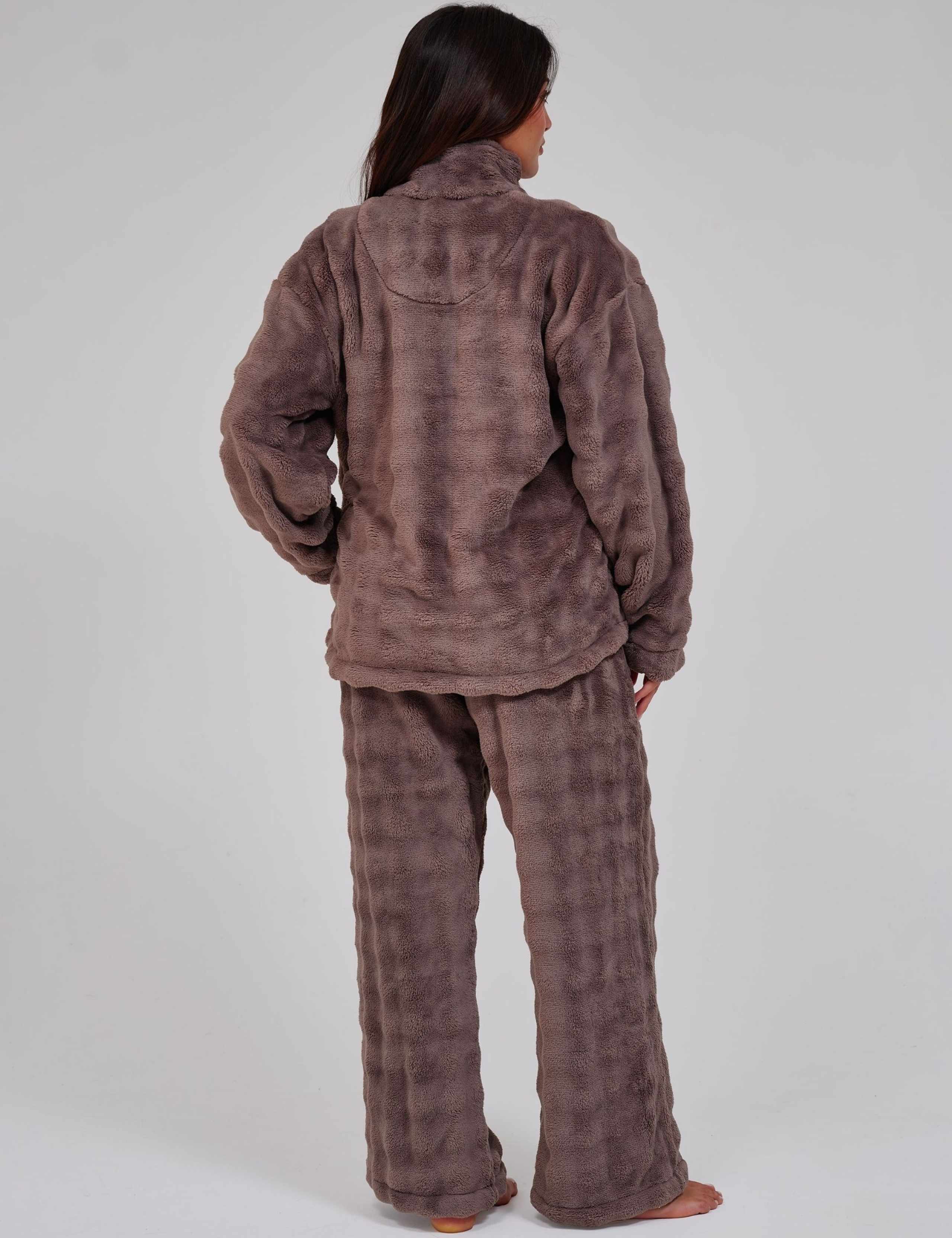 Fleece Quarter Zip Lounge Set 4 of 6