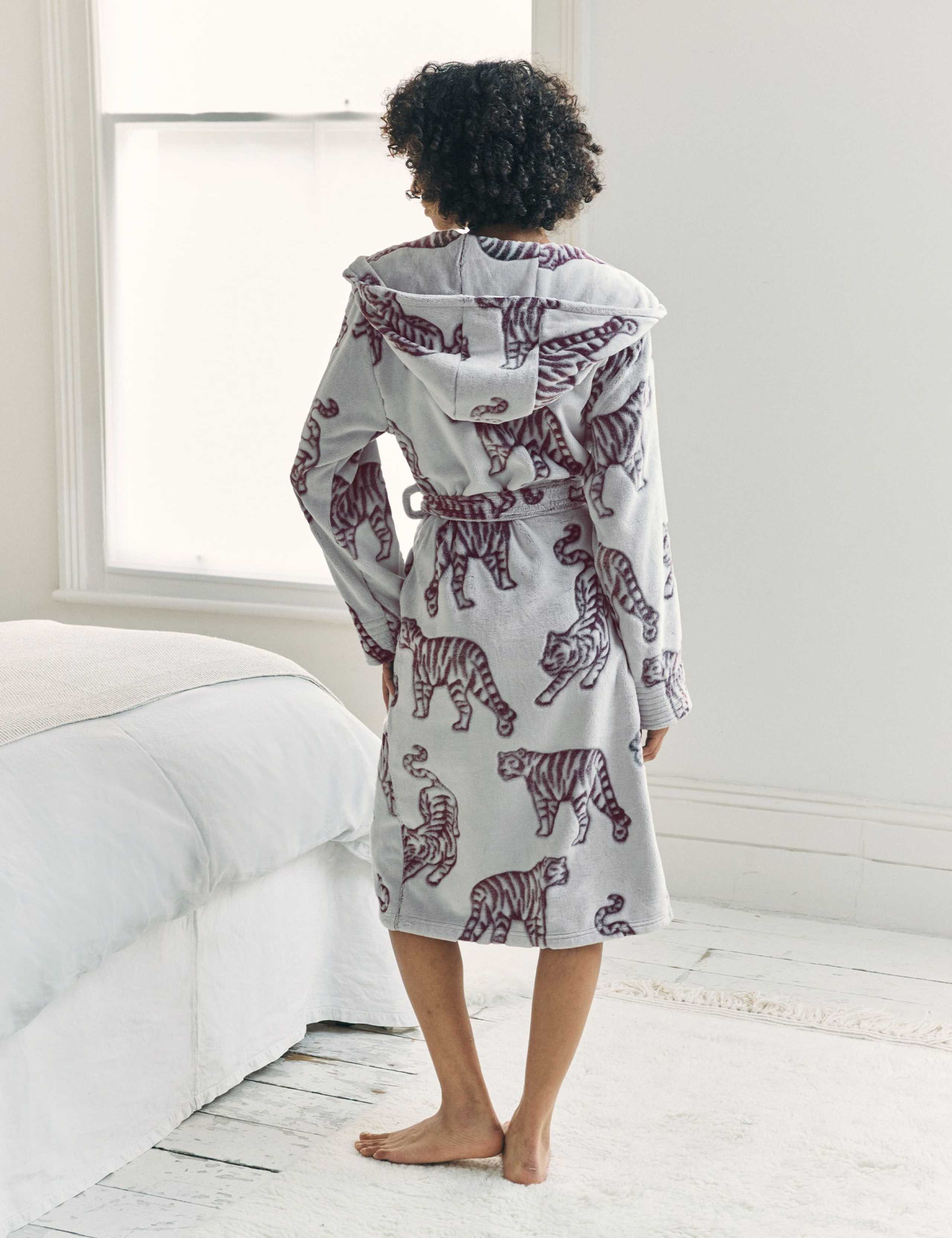 Fleece Burnout Tiger Hooded Dressing Gown 2 of 5