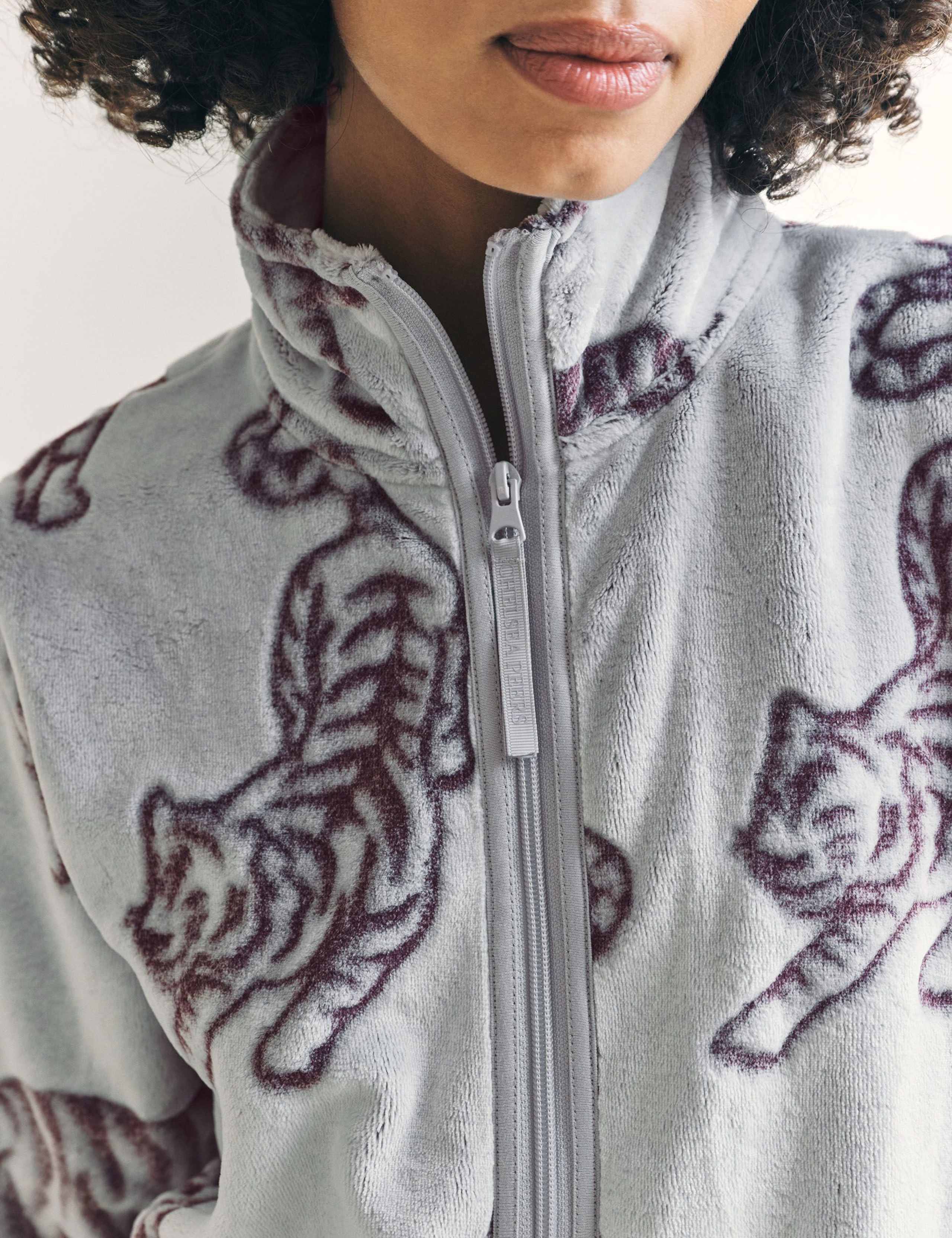 Fleece Burnout Tiger Lounge Set 4 of 6