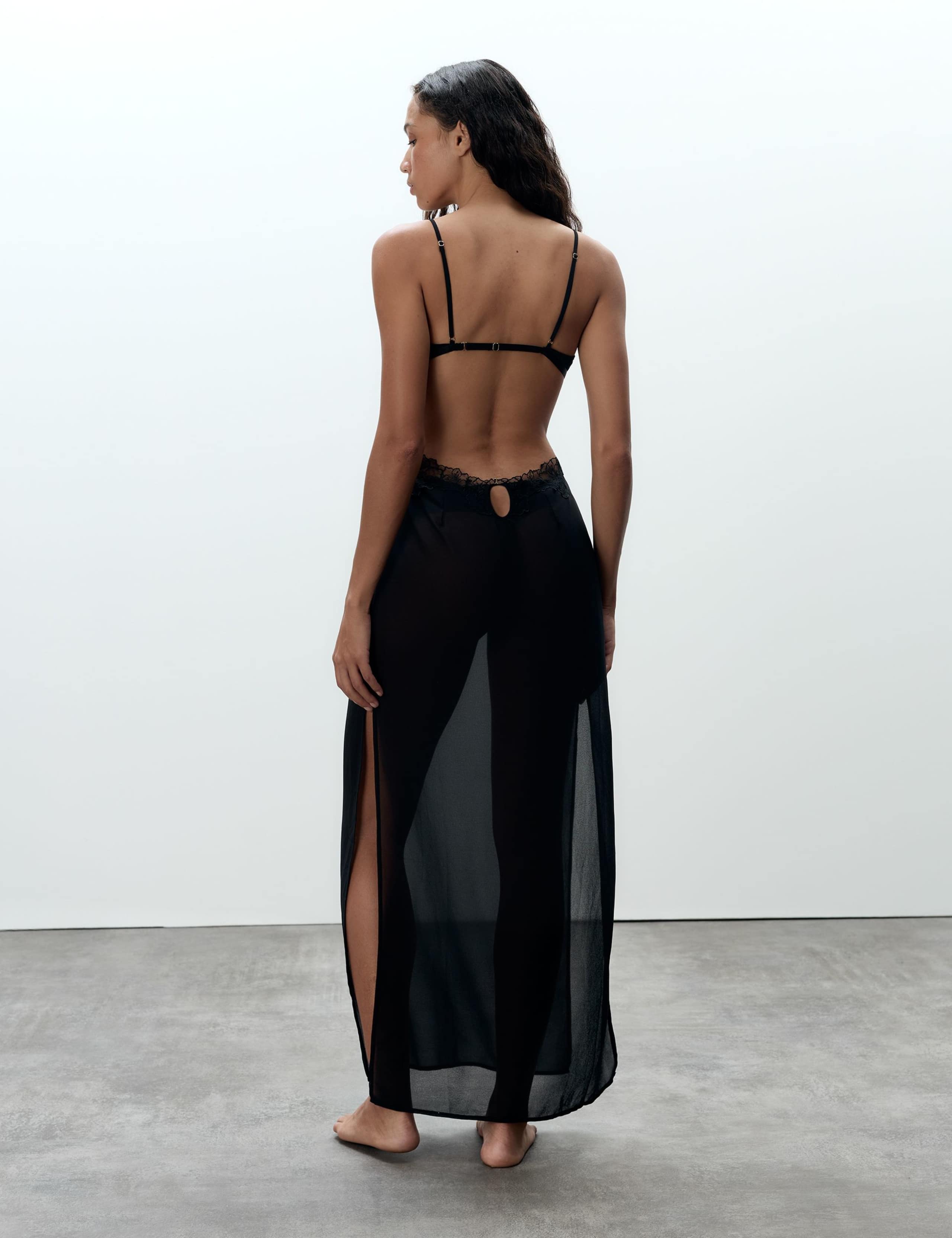 Julianne Chemise 3 of 6