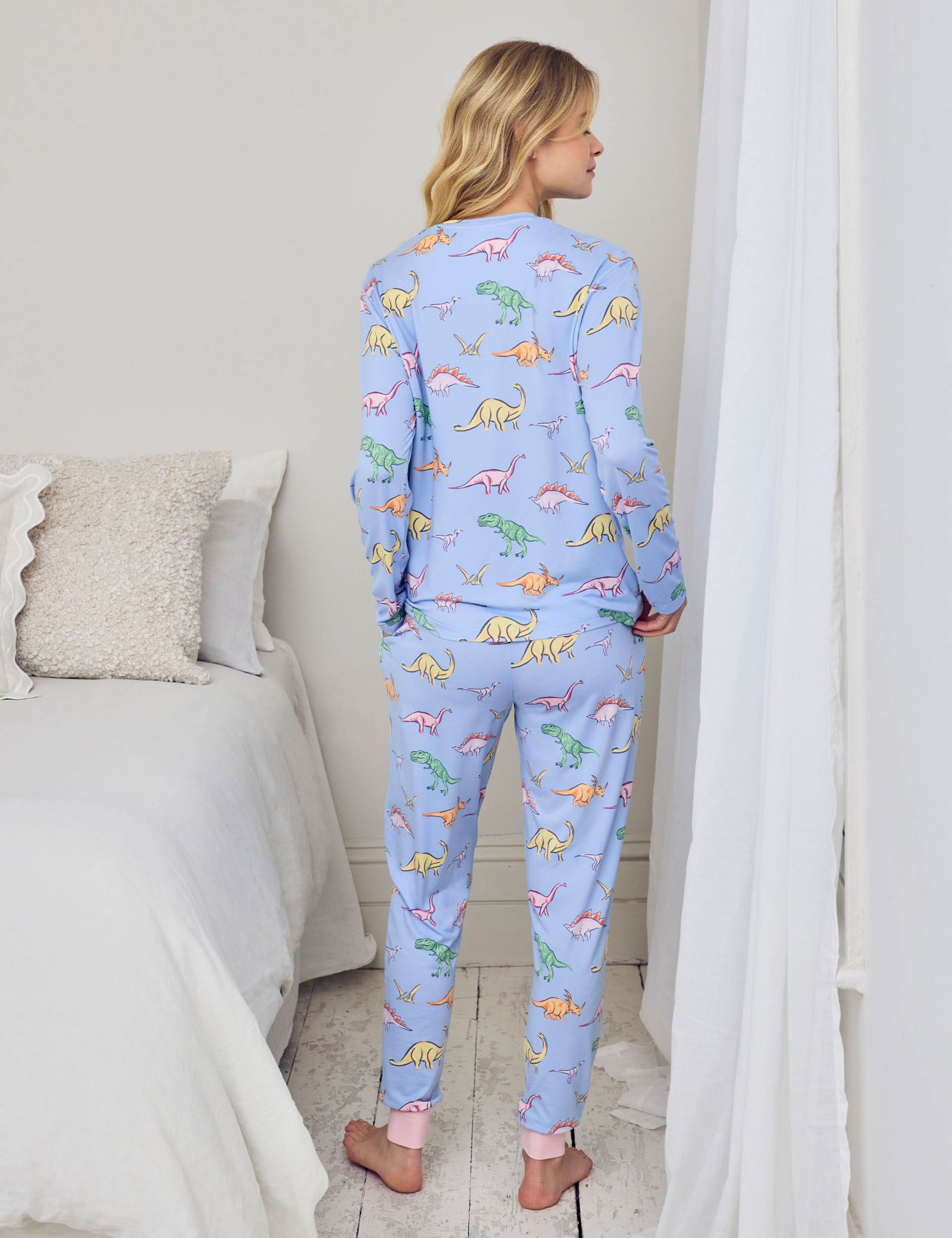 Crew Neck Printed Pyjama Set 4 of 5