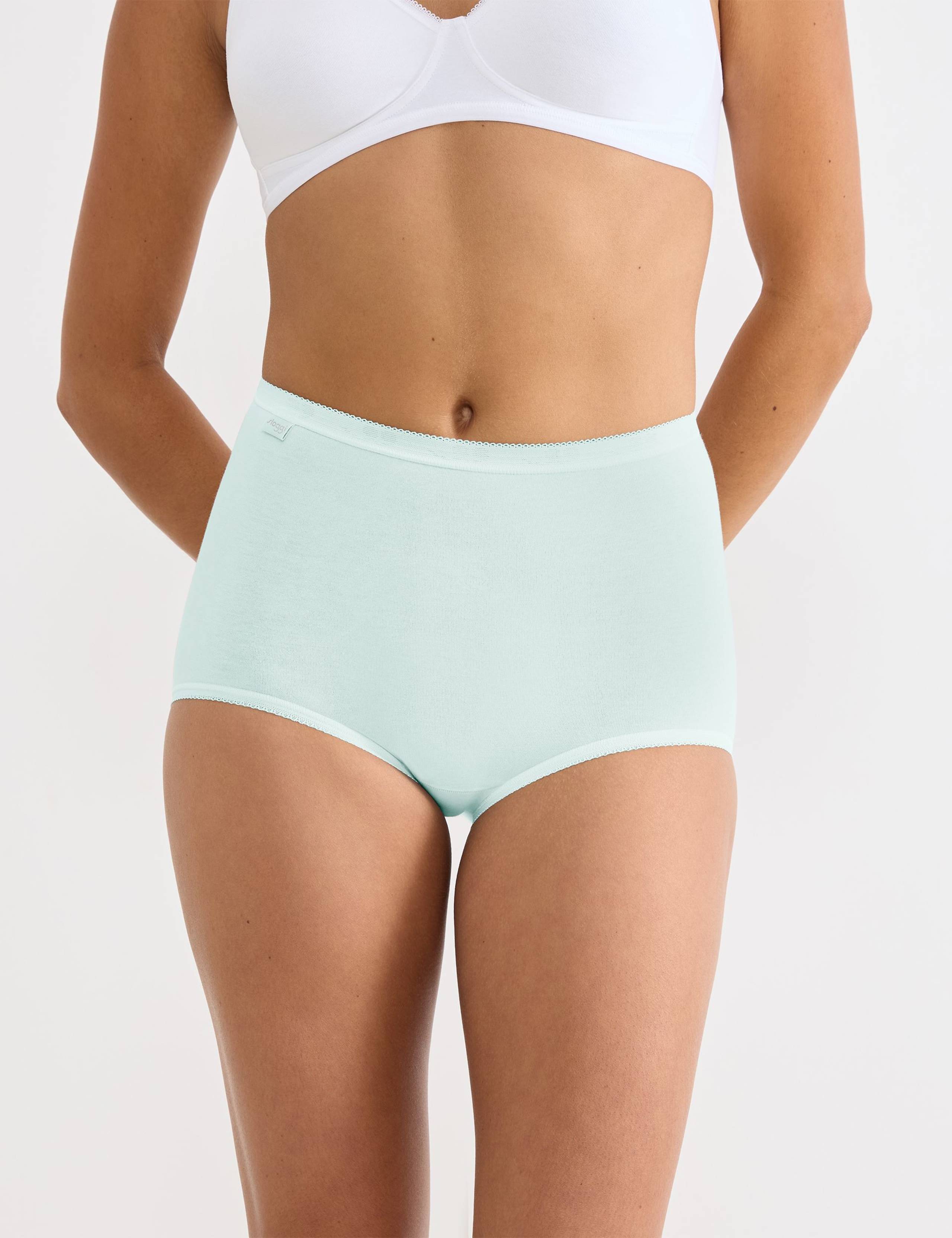 3 Pack Basic+ Cotton Rich Briefs 3 of 5