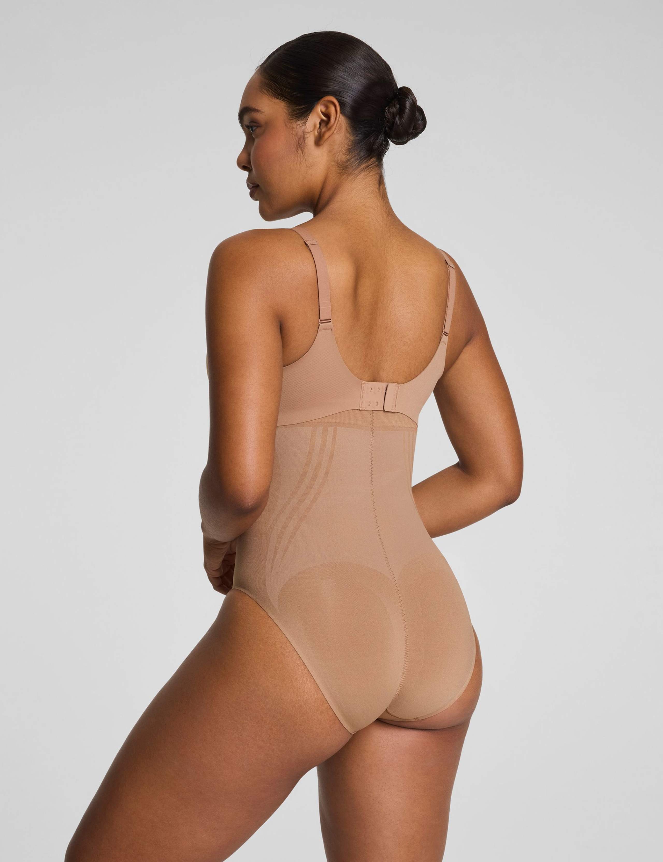 SPANXsculpt GoFigure Firm Control Brief 2 of 3