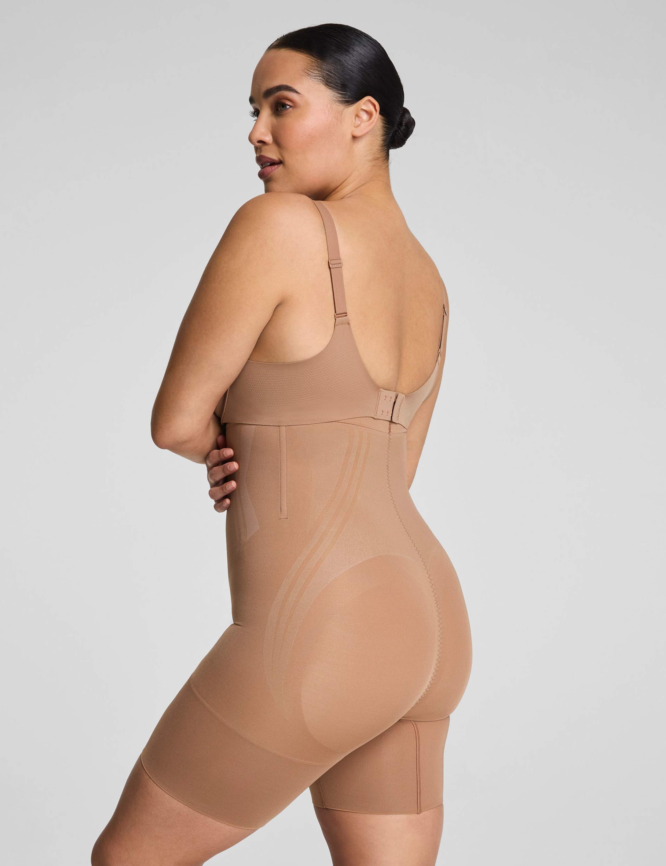 SPANXsculpt Go Figure Firm Control Shorts 3 of 4