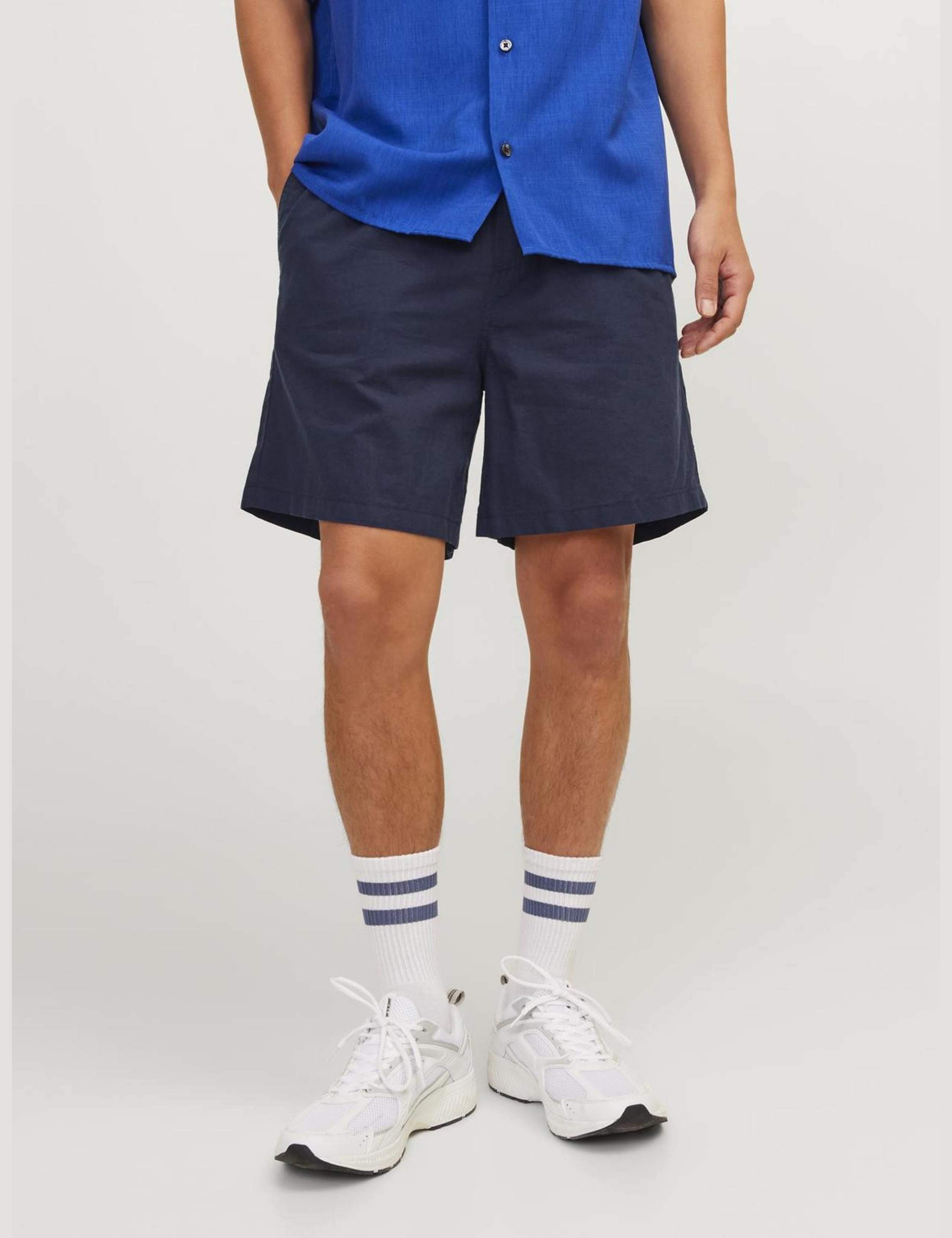 Linen Blend Shorts 3 of 7
