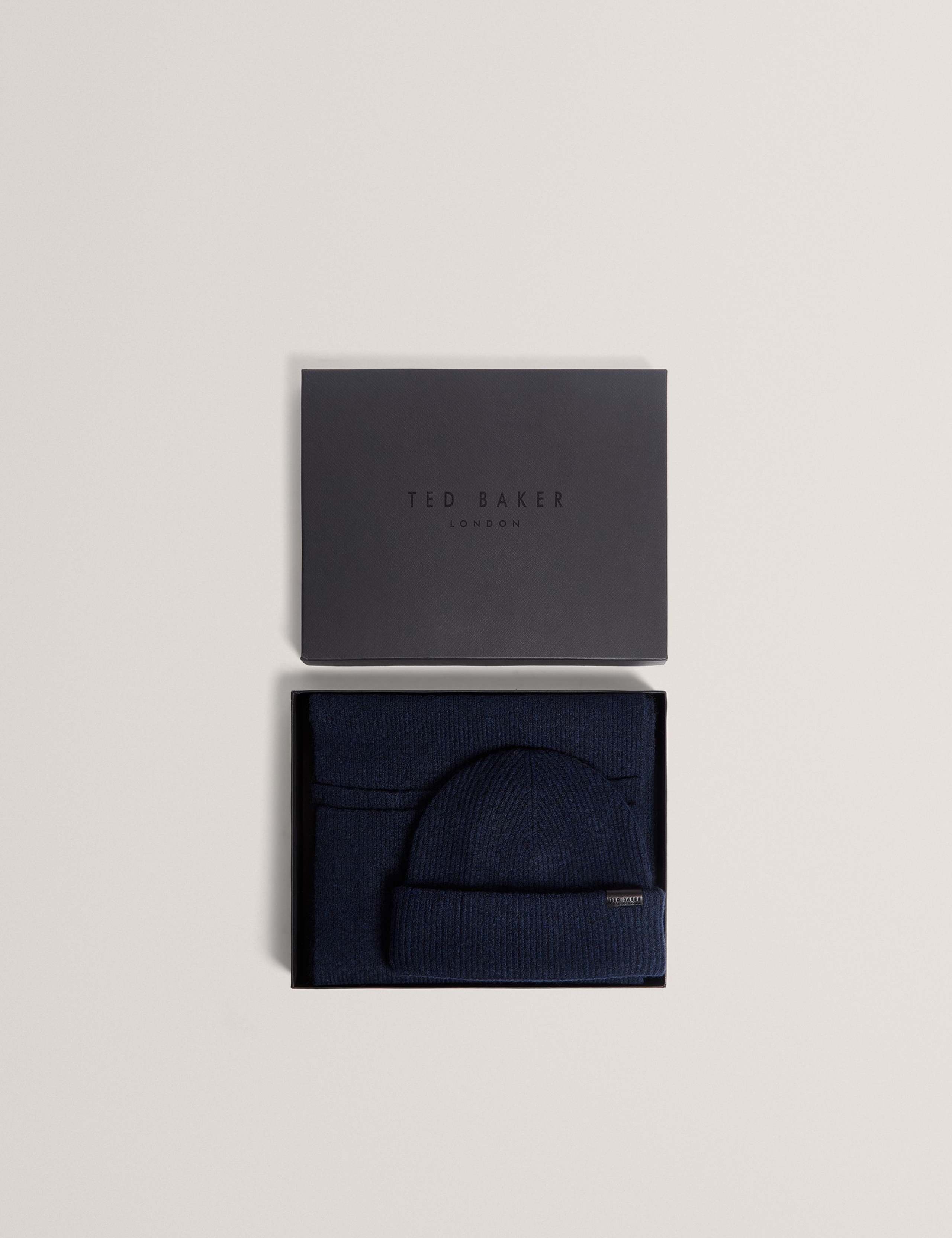 Ribbed Hat & Scarf Set 1 of 3