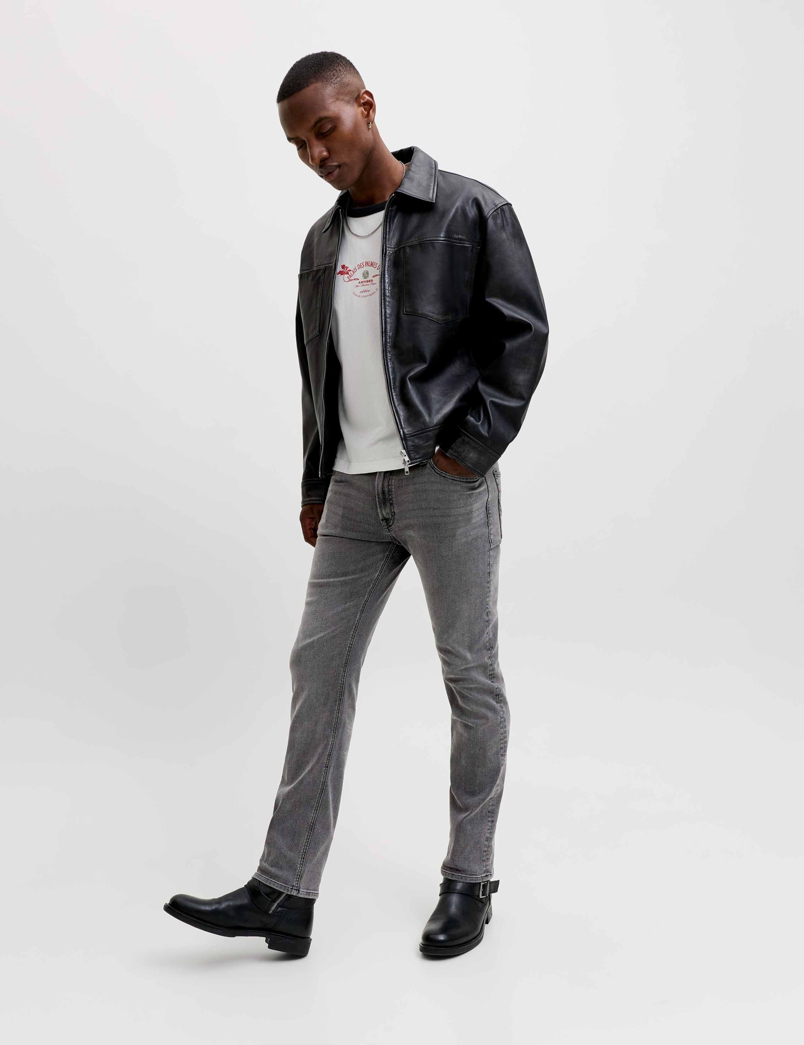 Regular Fit 5 Pocket Stretch Jeans 2 of 7