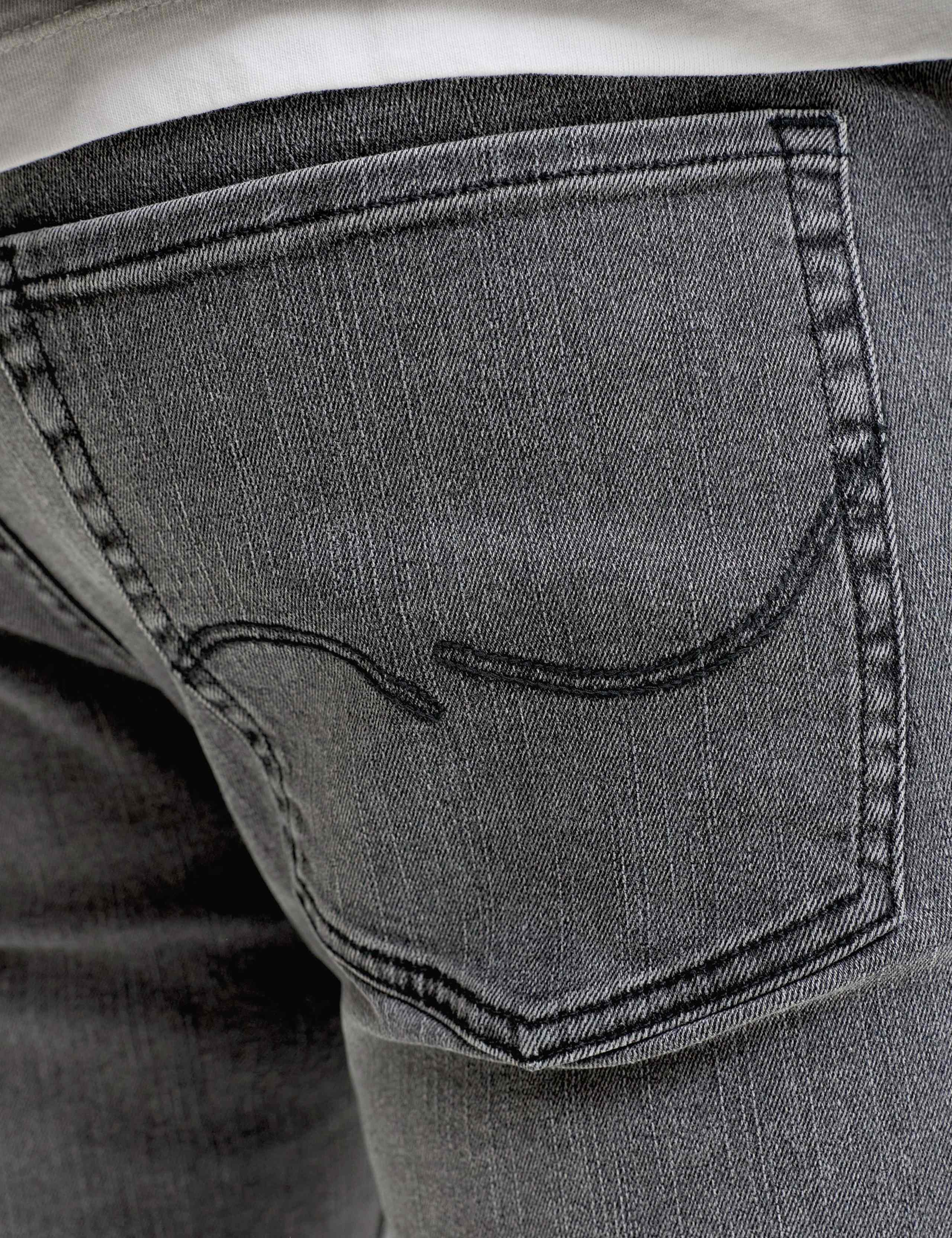 Regular Fit 5 Pocket Stretch Jeans 4 of 7