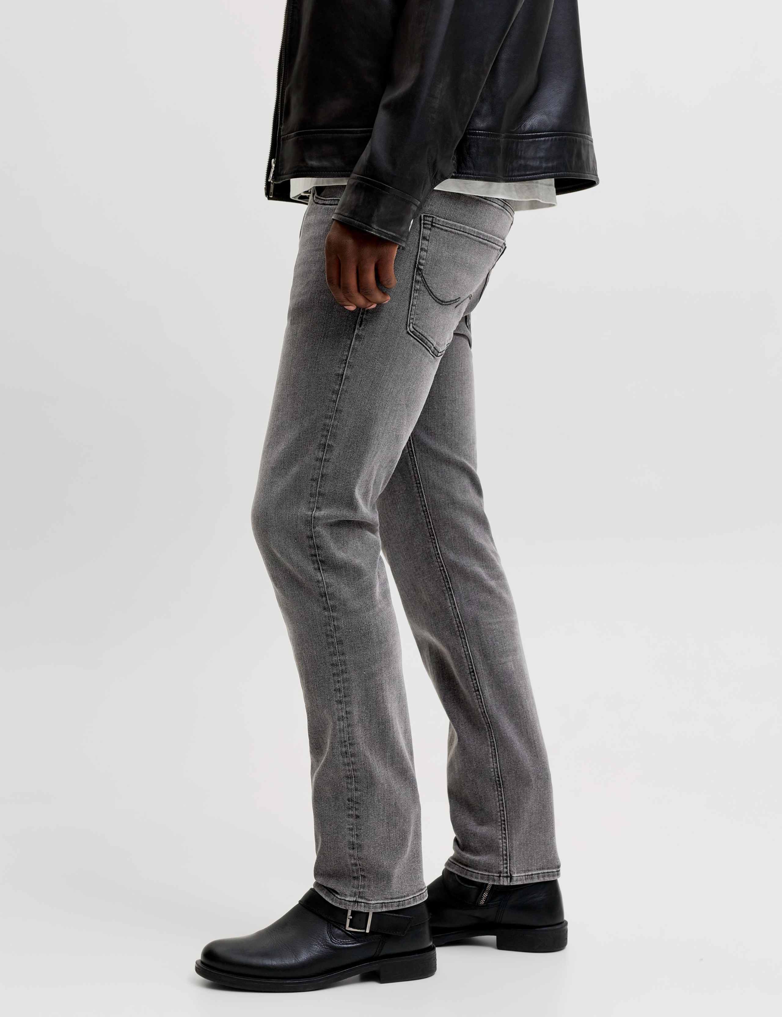 Regular Fit 5 Pocket Stretch Jeans 7 of 7